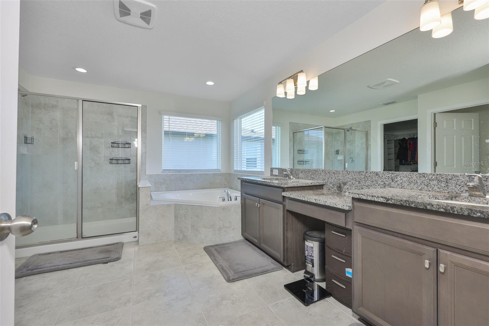 2927 Marine Grass Dr Property Photo 17