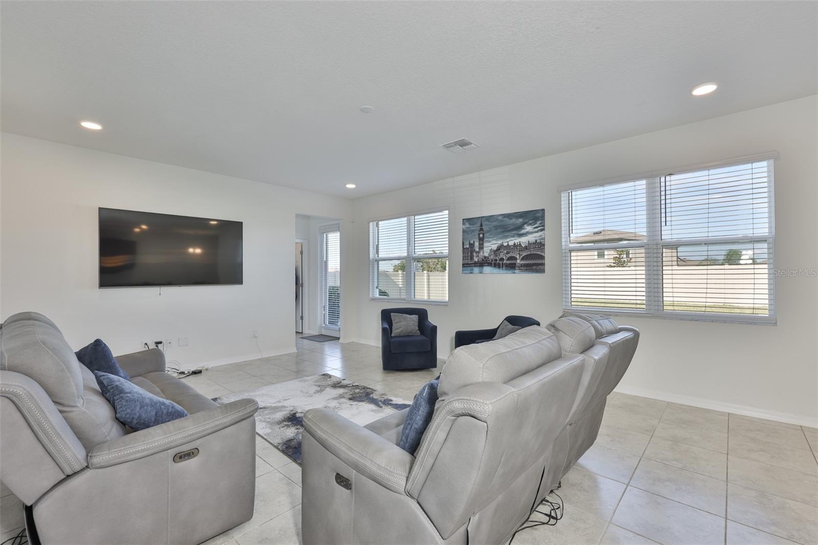 2927 Marine Grass Dr Property Photo 25