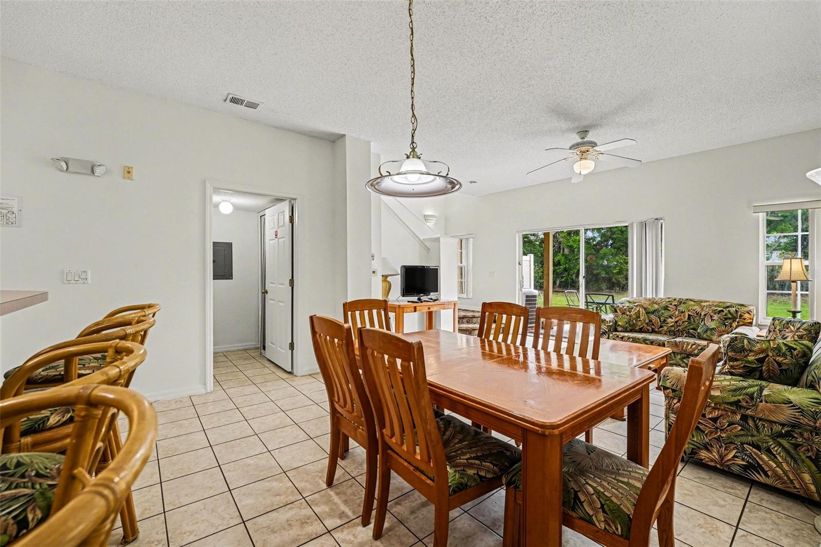 1081 Park Ridge Cir Property Photo 7