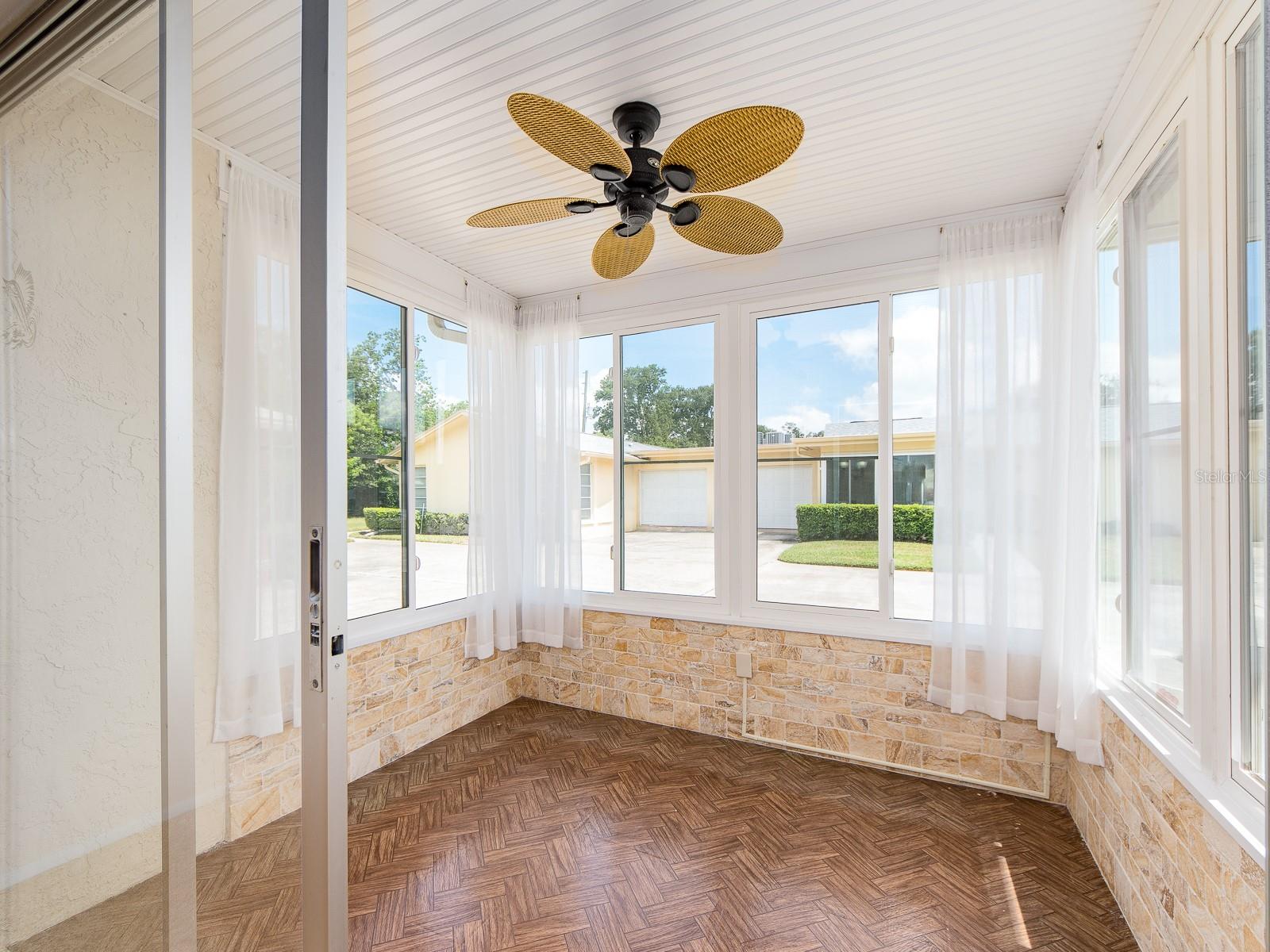 1009 Queen Anne Dr #b Property Photo 8