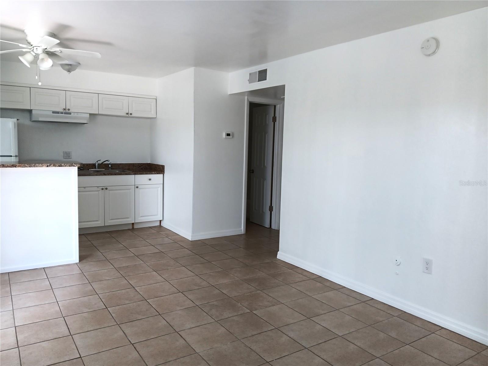 885 Beltrees St #7 Property Photo 2