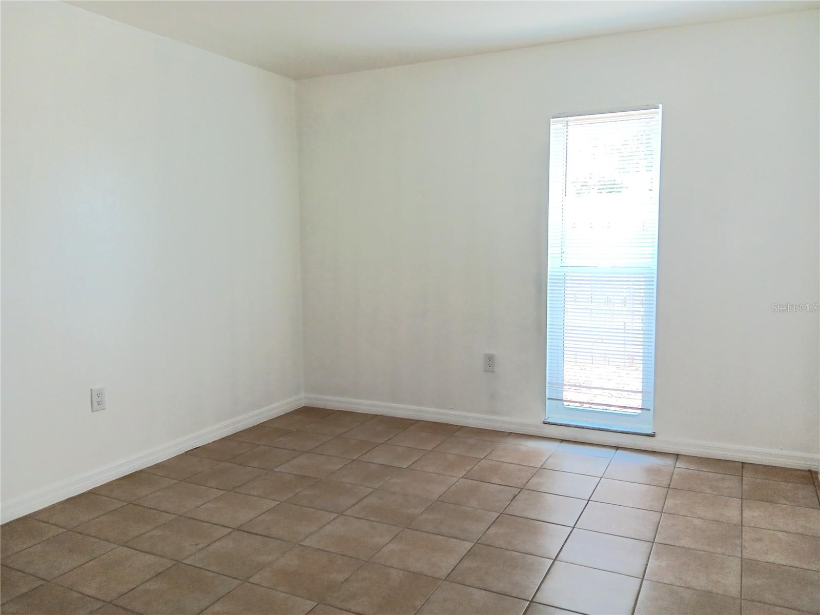 885 Beltrees St #7 Property Photo 3