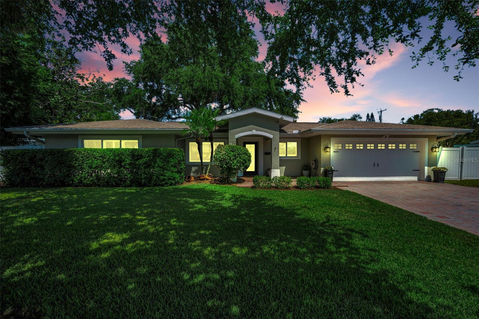 1732 Golf View Dr Property Photo 2
