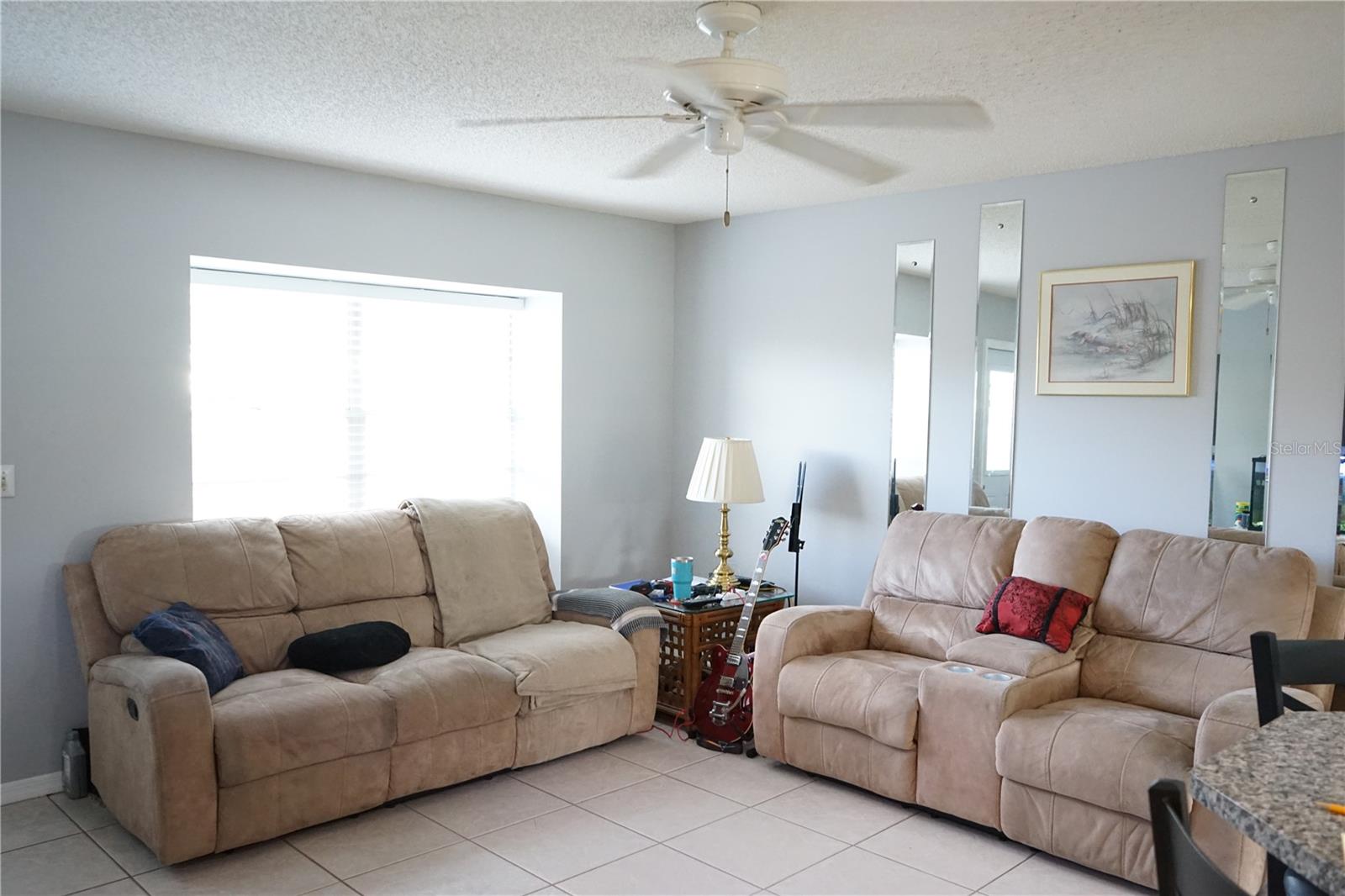 424 Lake Point Ct #5a Property Photo 3