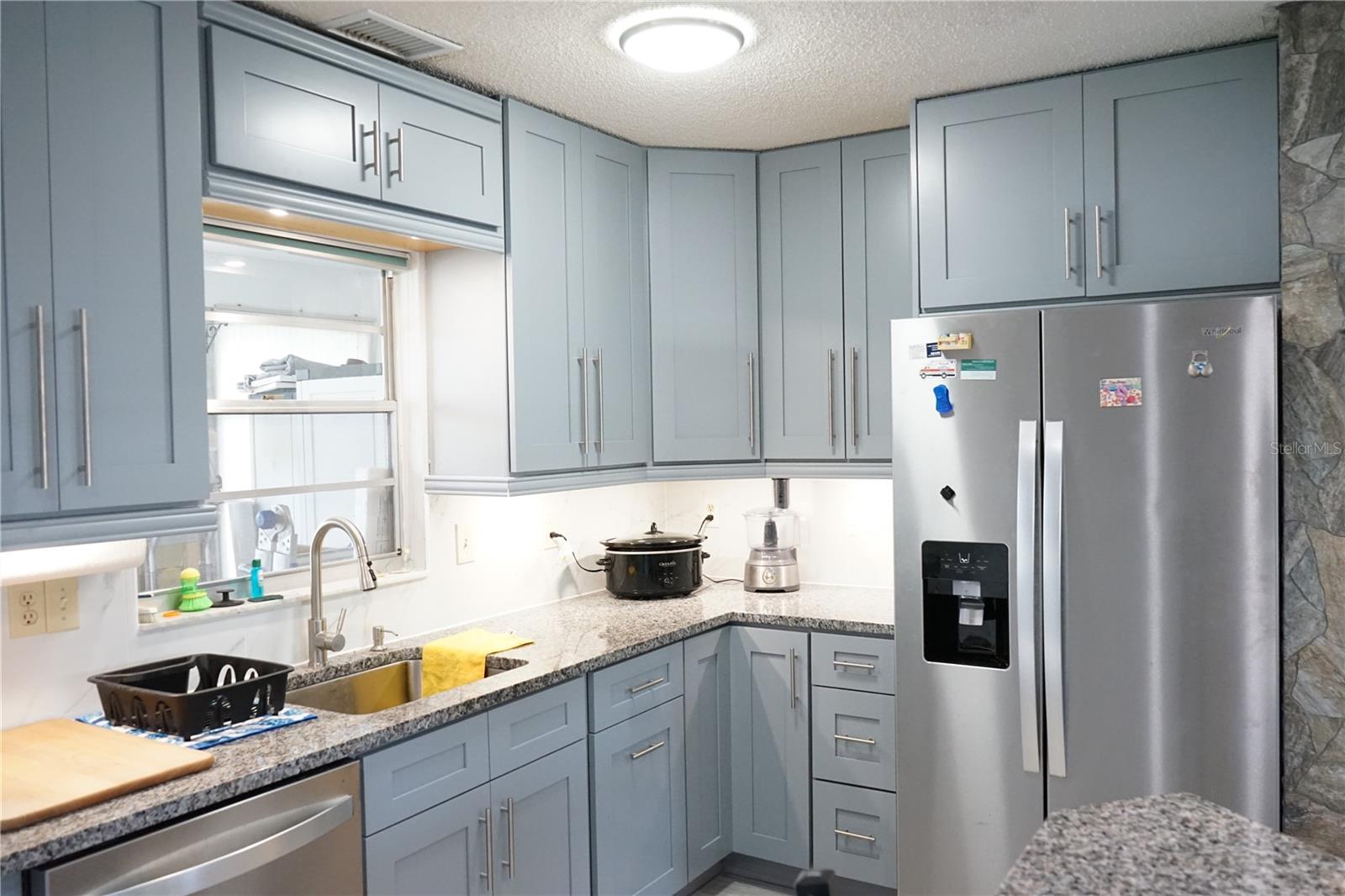424 Lake Point Ct #5a Property Photo 6