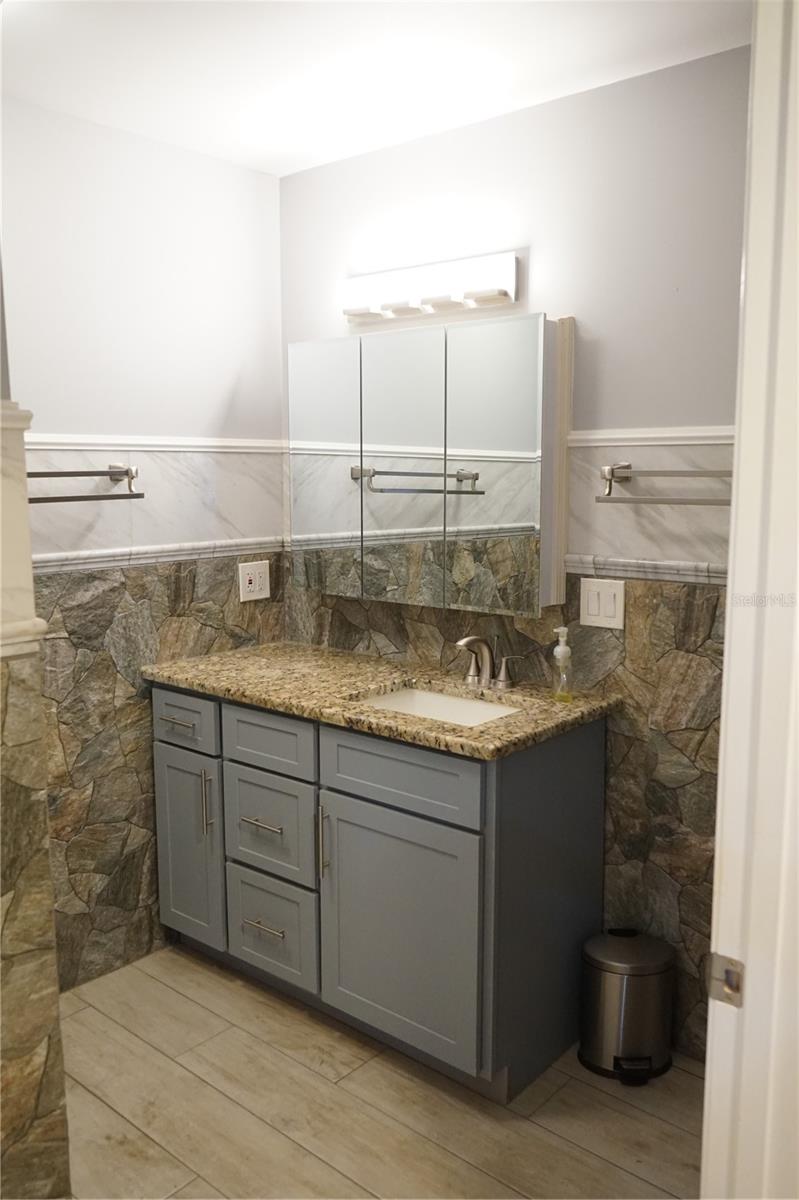 424 Lake Point Ct #5a Property Photo 12