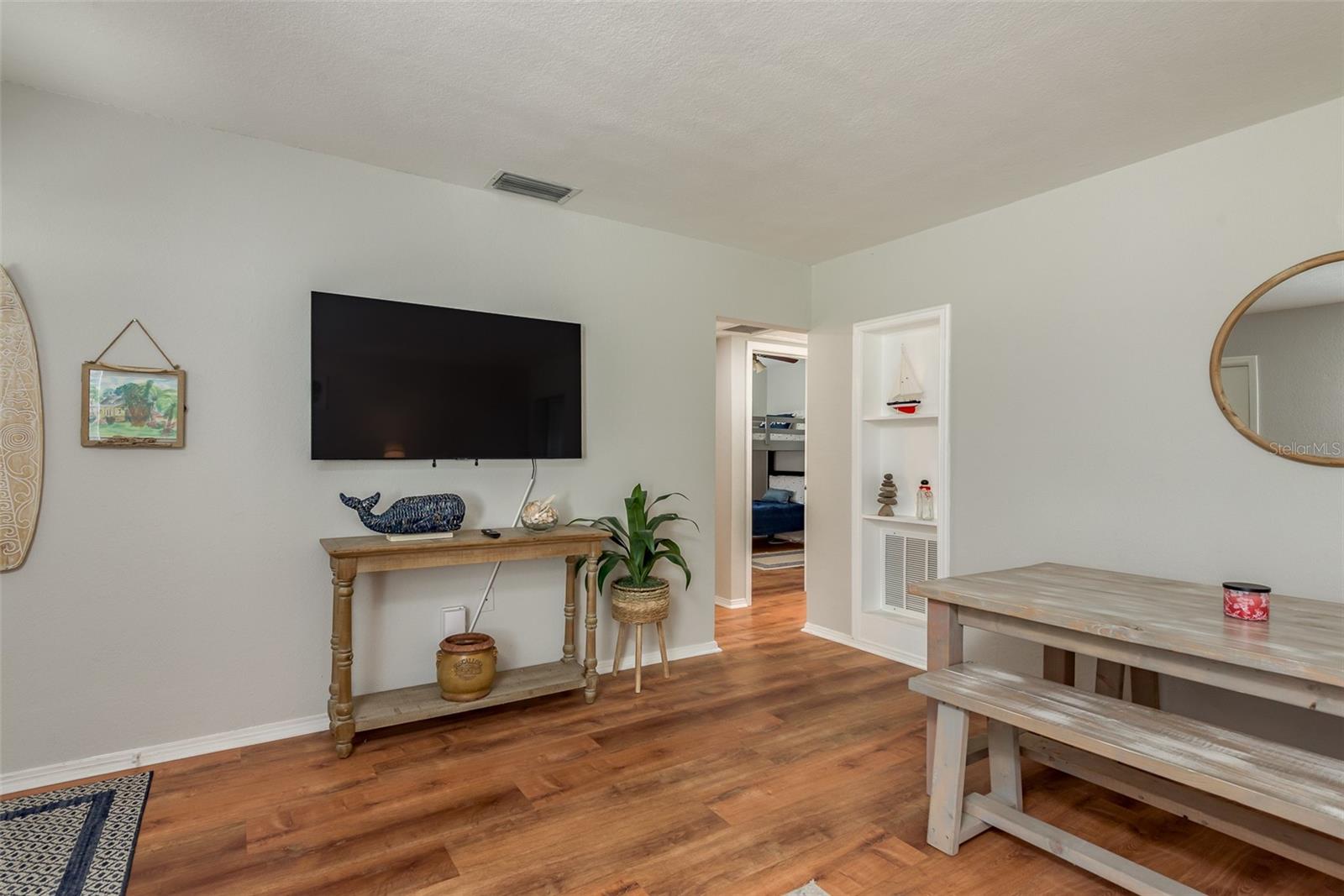 1253 Union St Property Photo 17