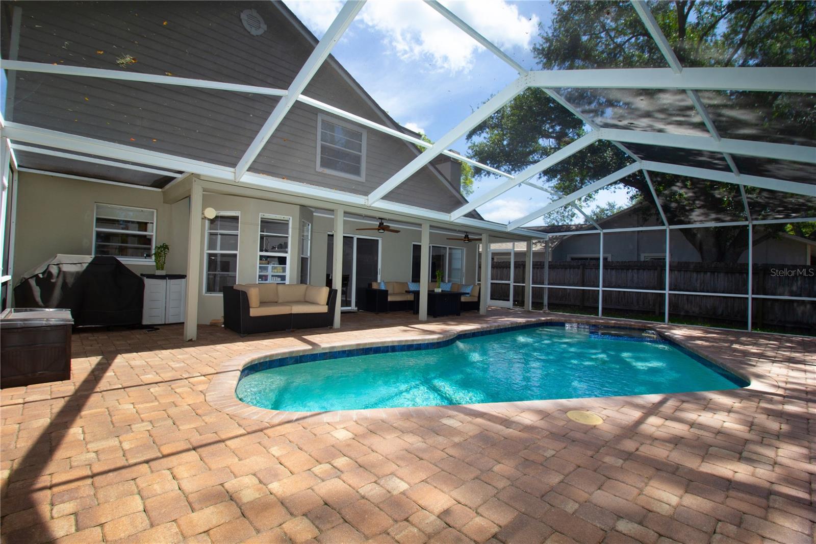 1564 Colony Ct Property Photo 4