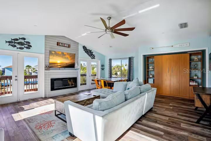 12201 Gulf Blvd Property Photo 6