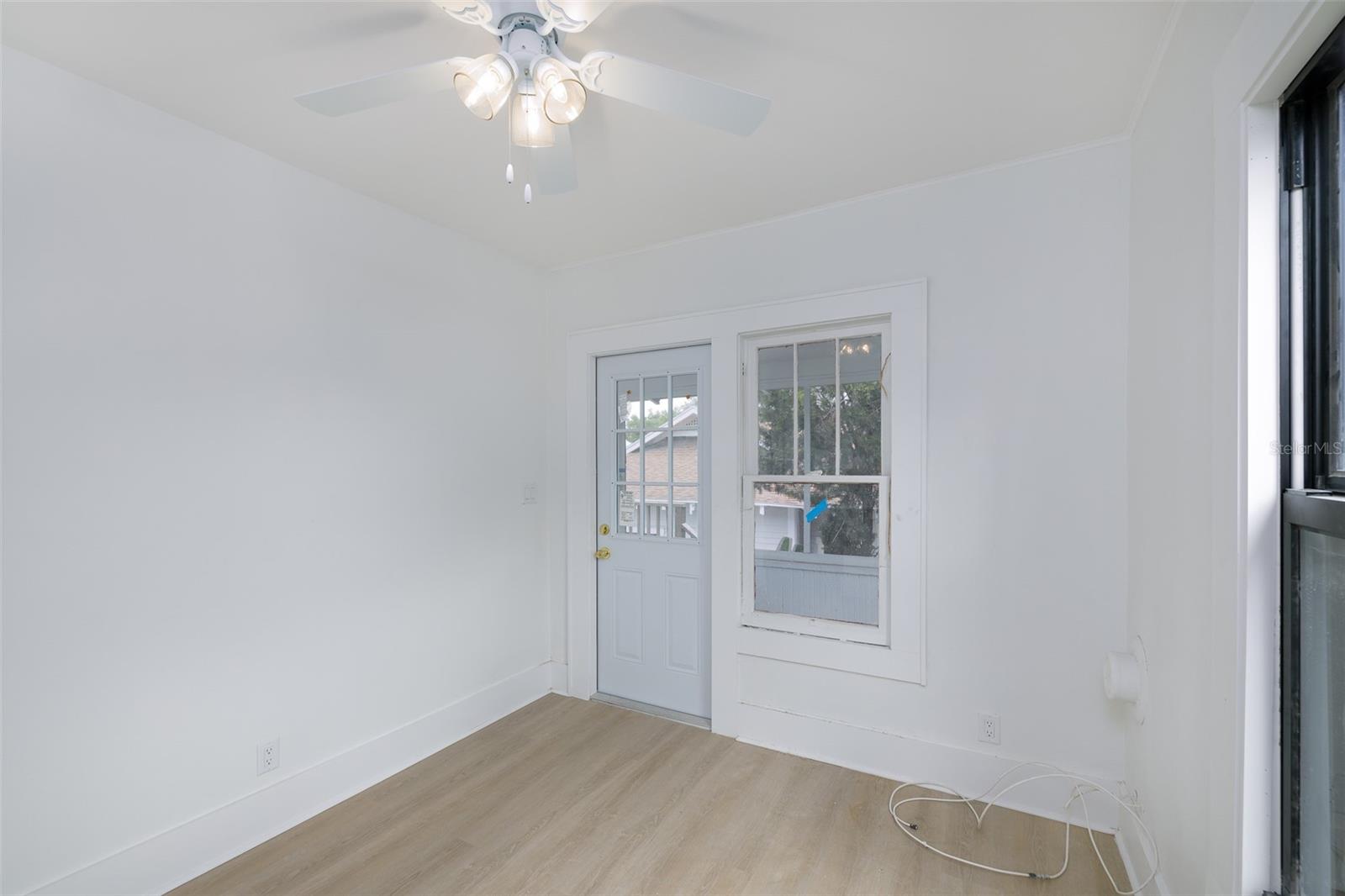 618 N 7th Ave #b Property Photo 6