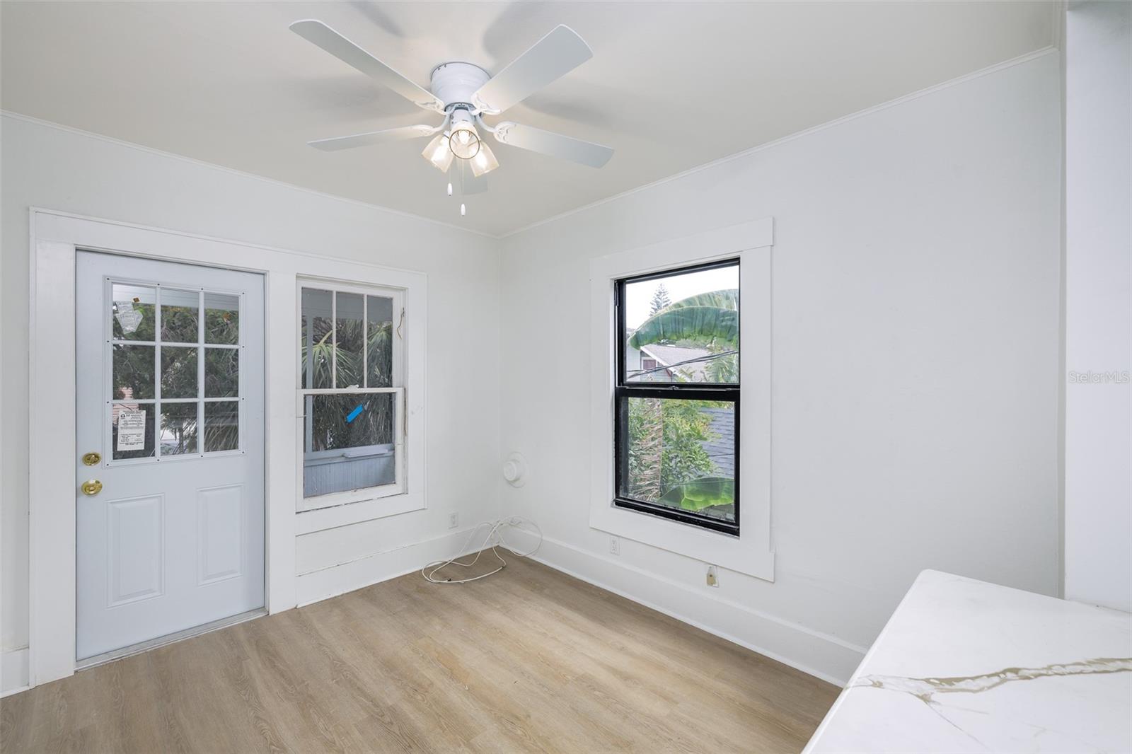 618 N 7th Ave #b Property Photo 7