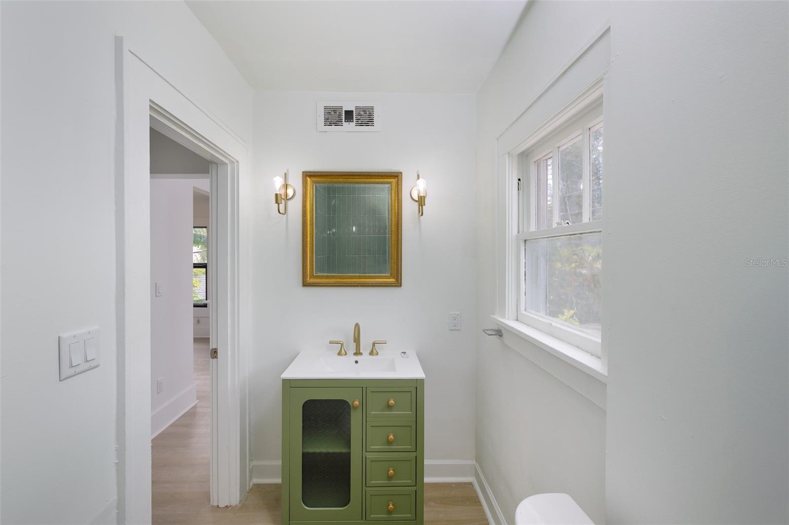 618 N 7th Ave #b Property Photo 12