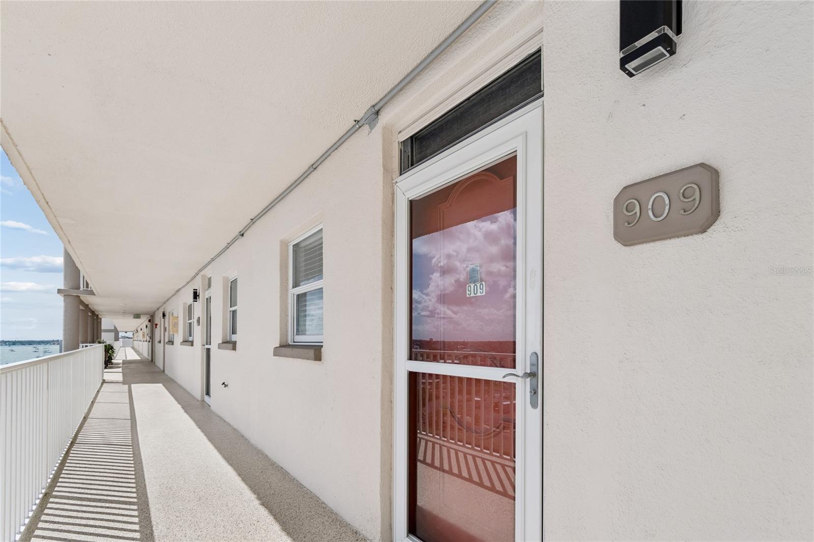5980 Shore Blvd S #909 Property Photo
