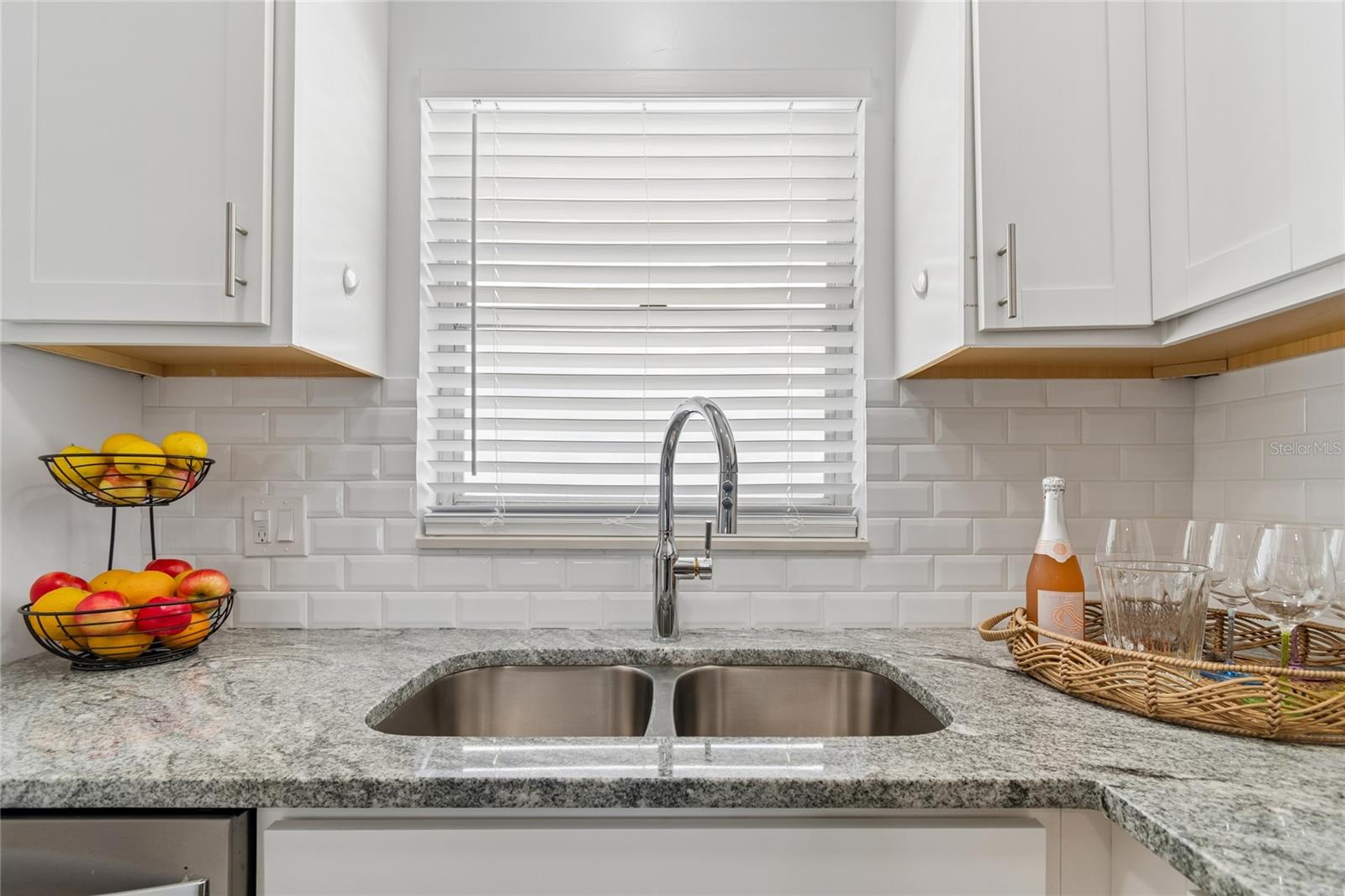 5980 Shore Blvd S #909 Property Photo 5