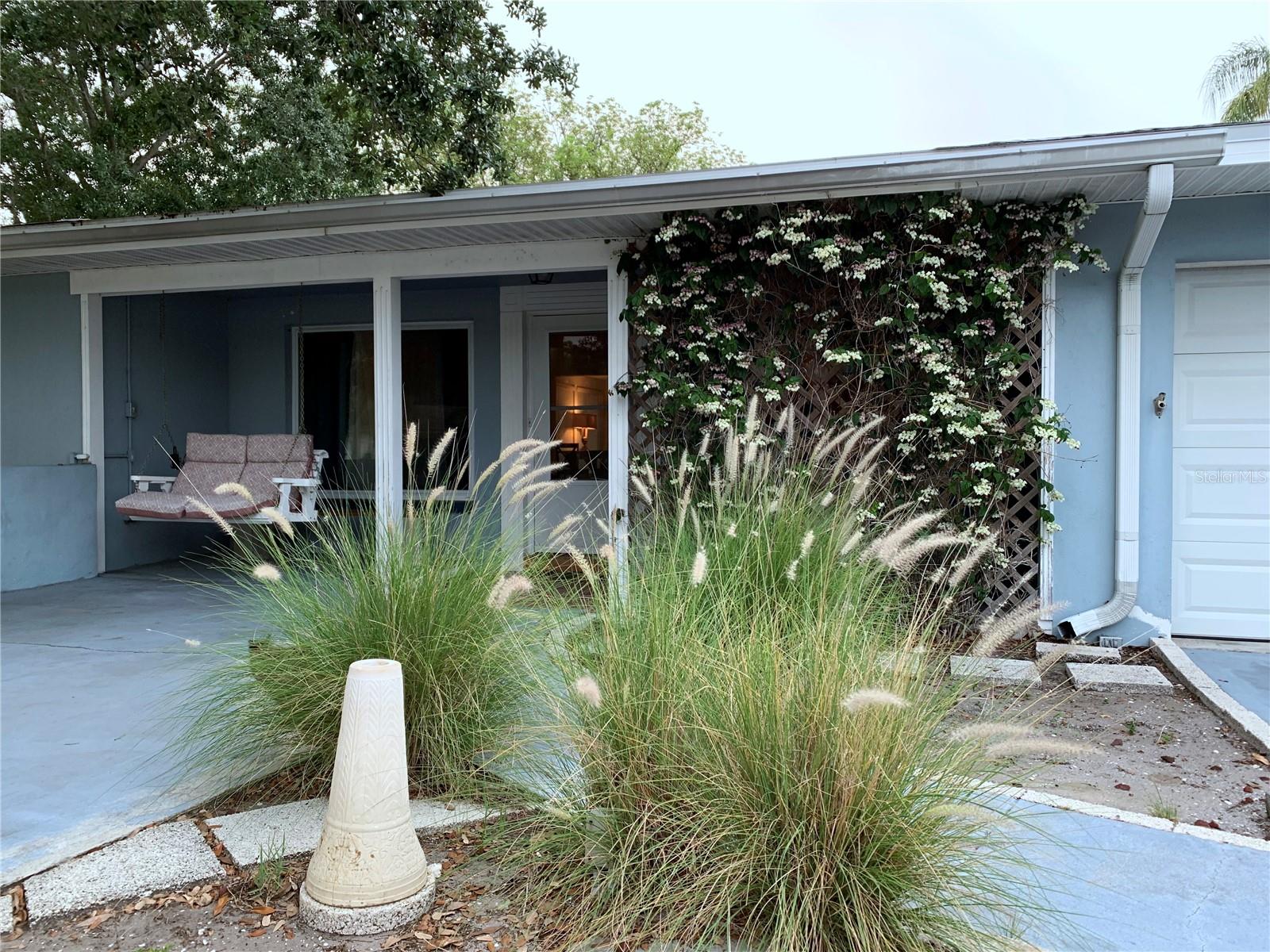1750 DRUID RD E Property Photo 1