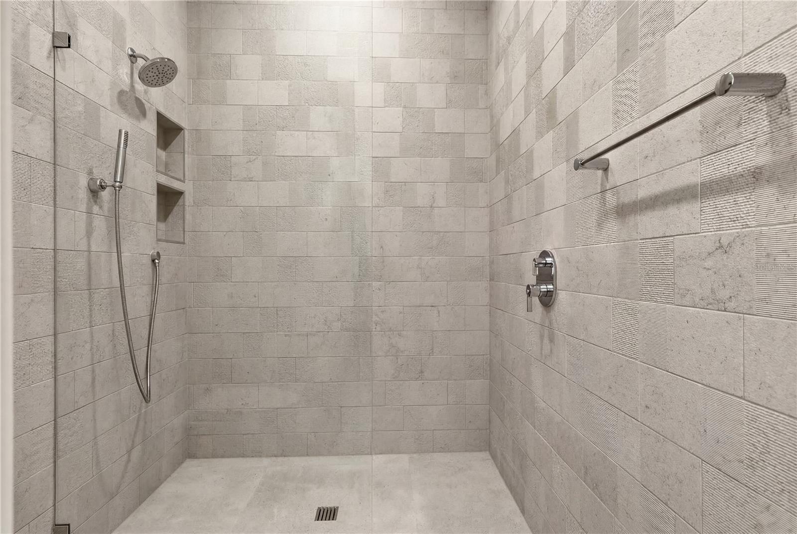 904 W Fribley St Property Photo 6