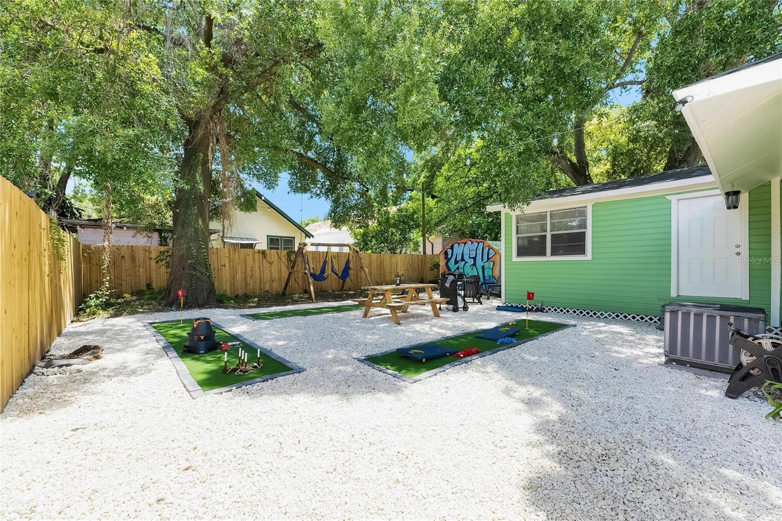 1009 E Columbus Dr Property Photo 23