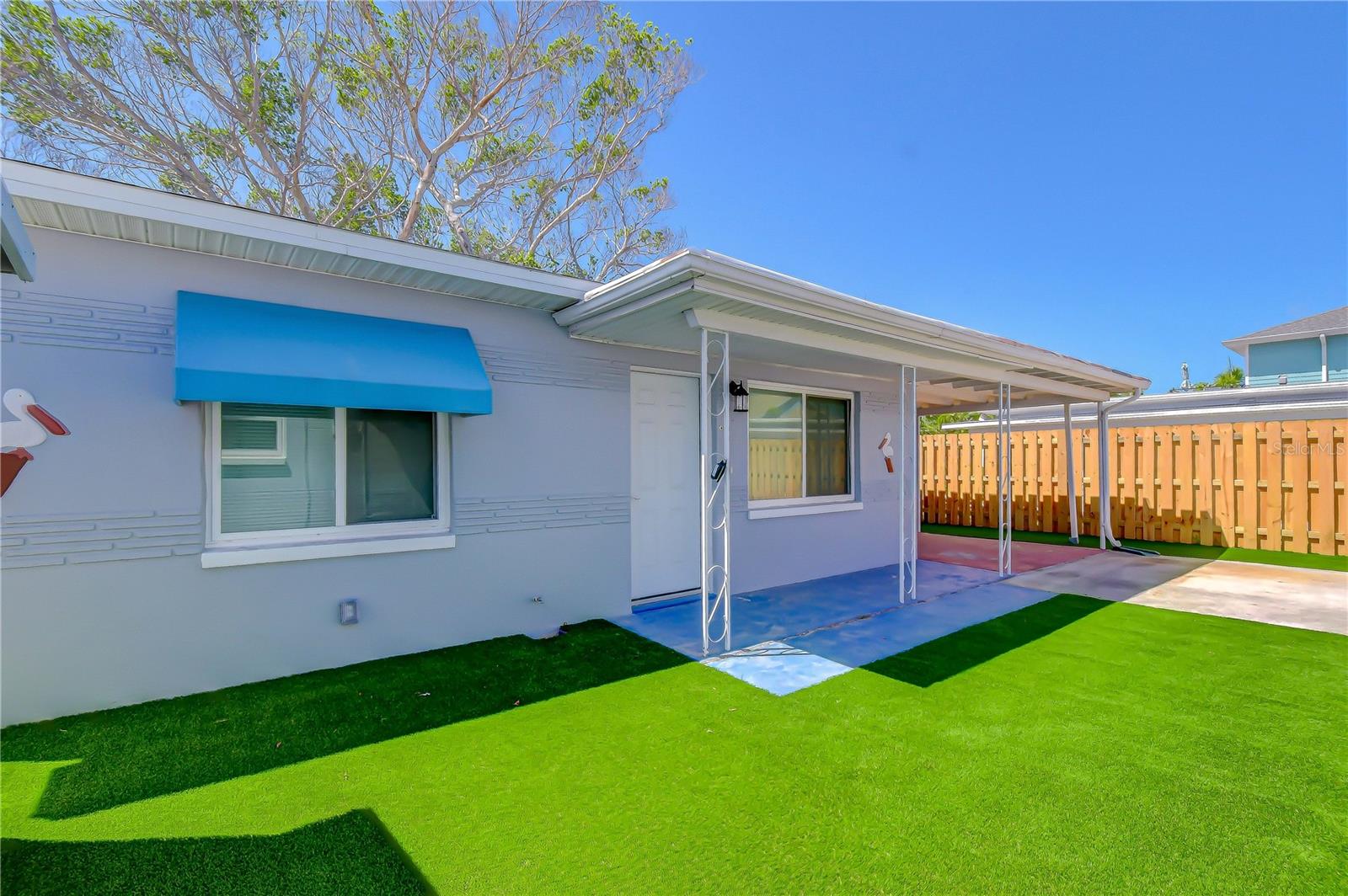 190 73rd Ave #c Property Photo 2
