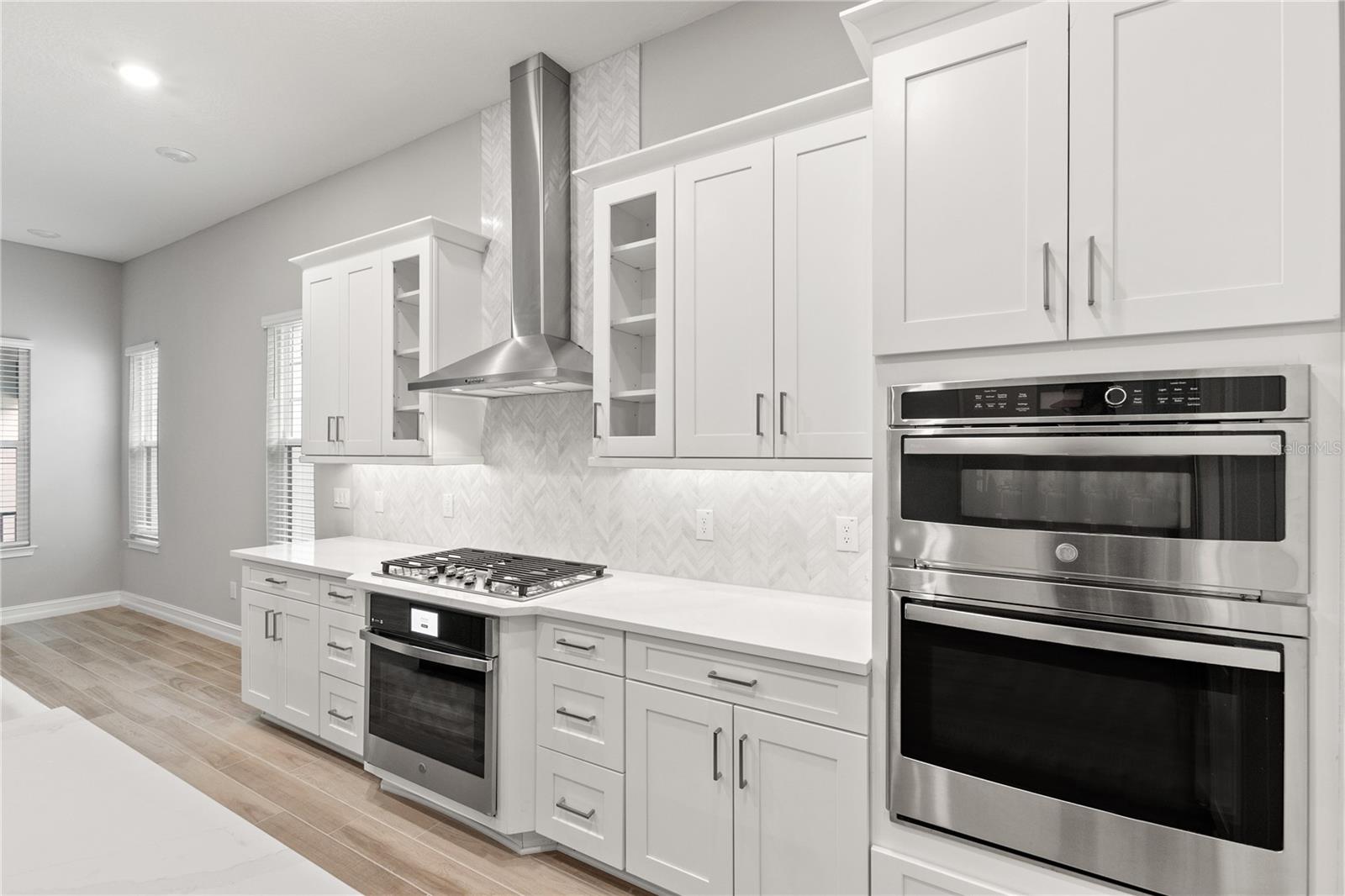 TB8520959 Property Photo 4