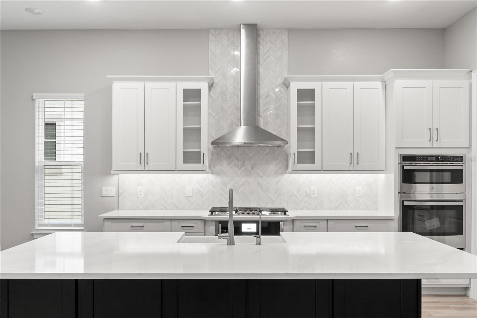 TB8520959 Property Photo 6