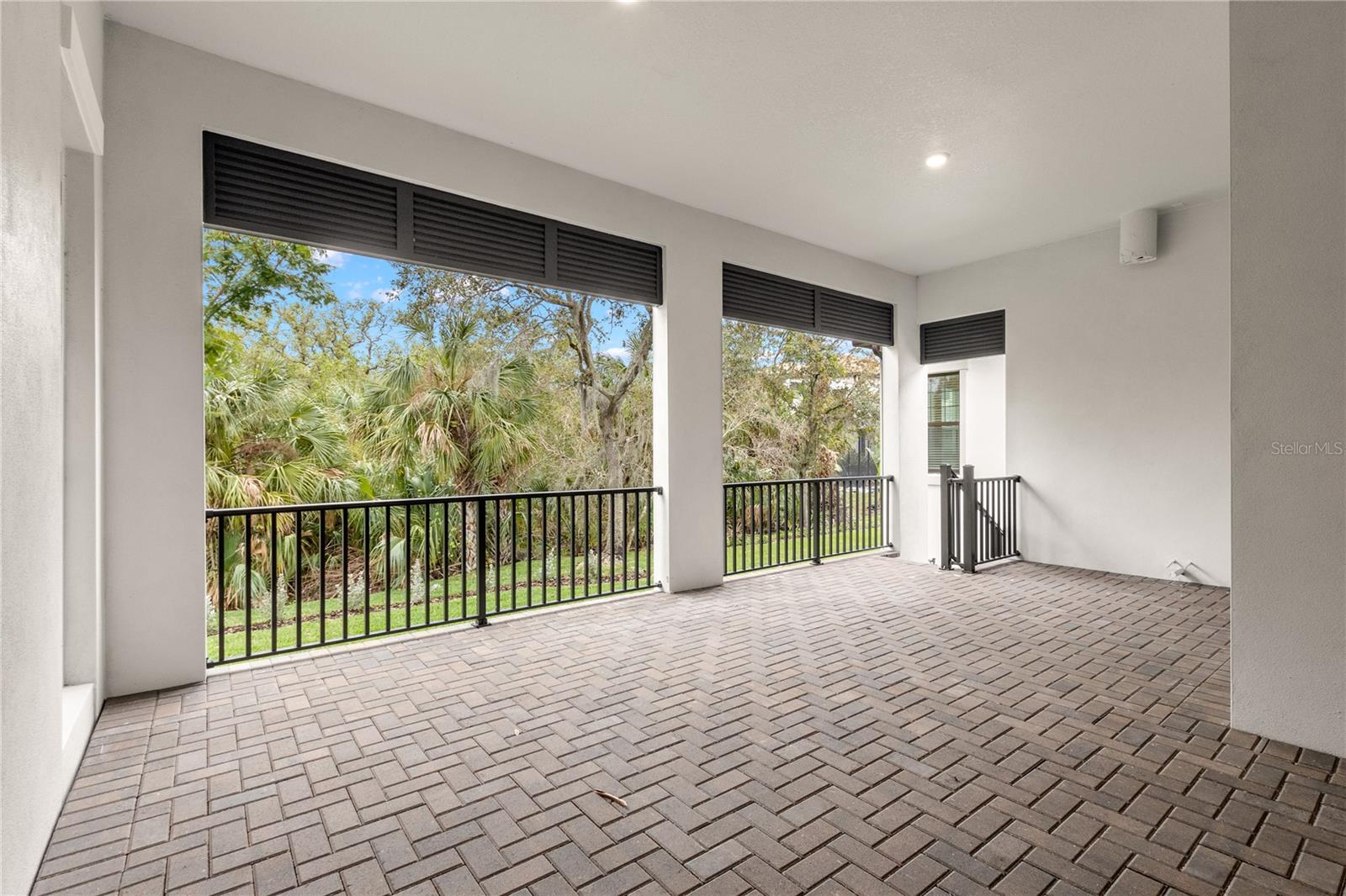 TB8520959 Property Photo 8