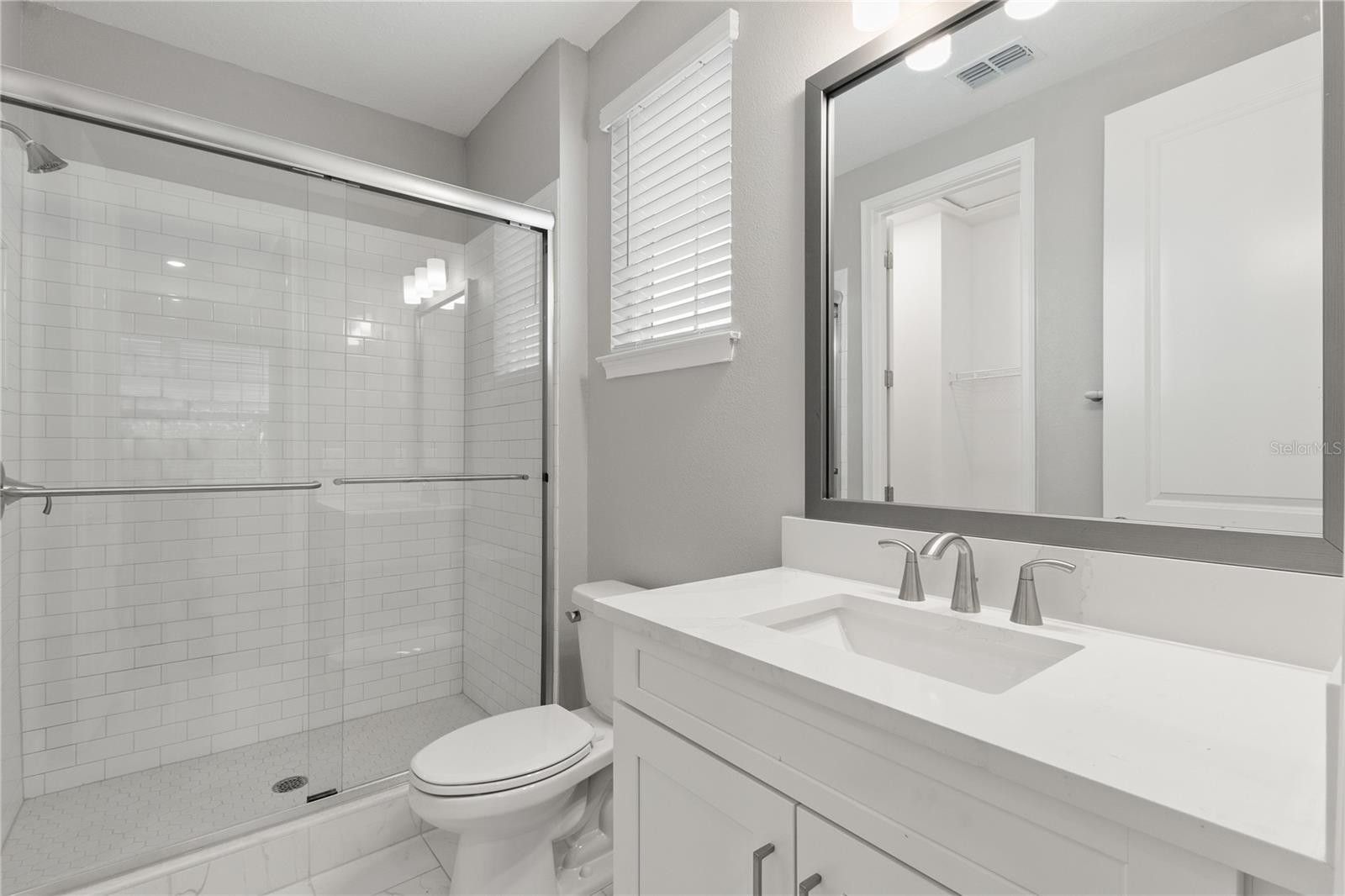 TB8520959 Property Photo 10