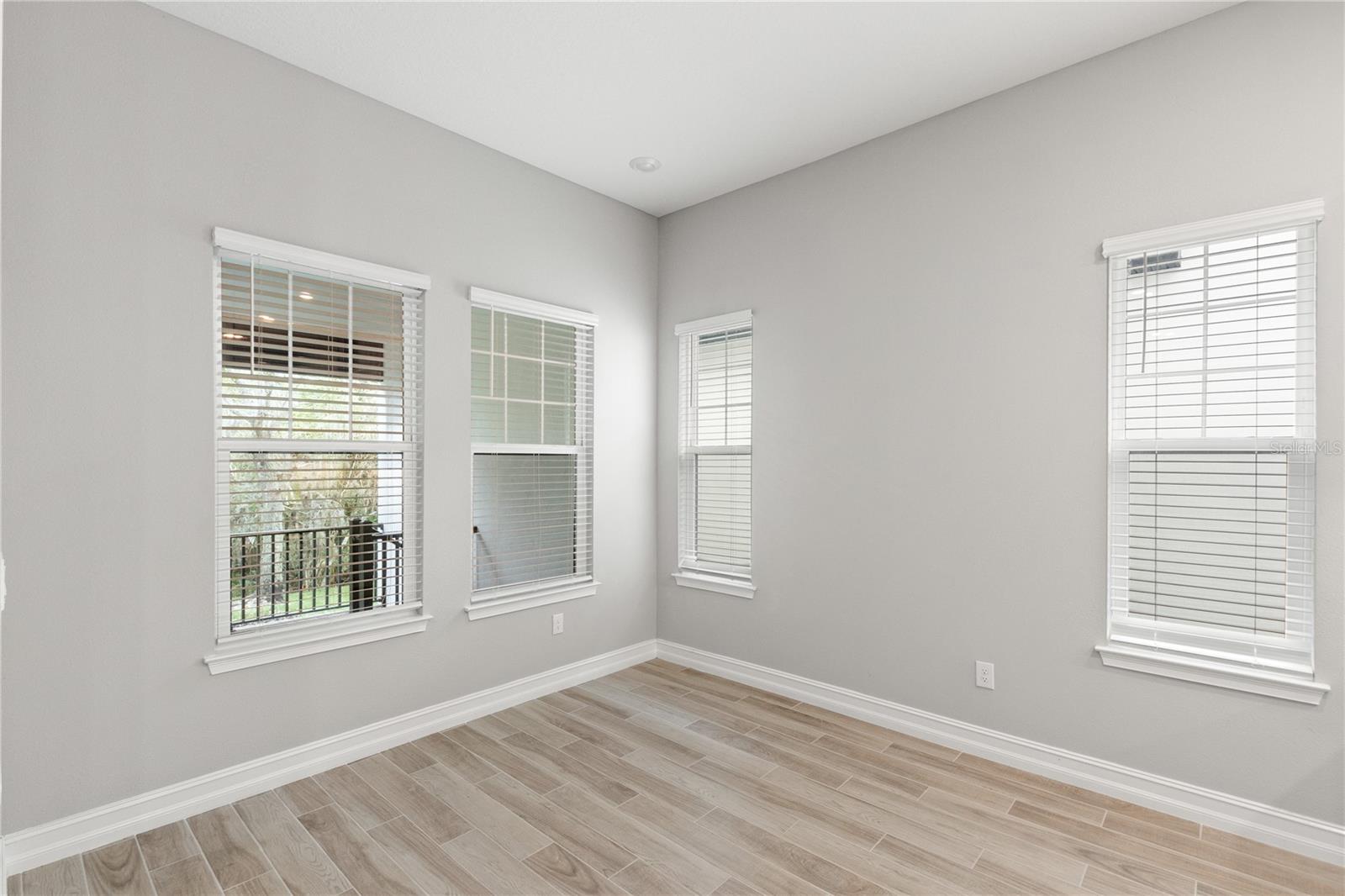 TB8520959 Property Photo 21