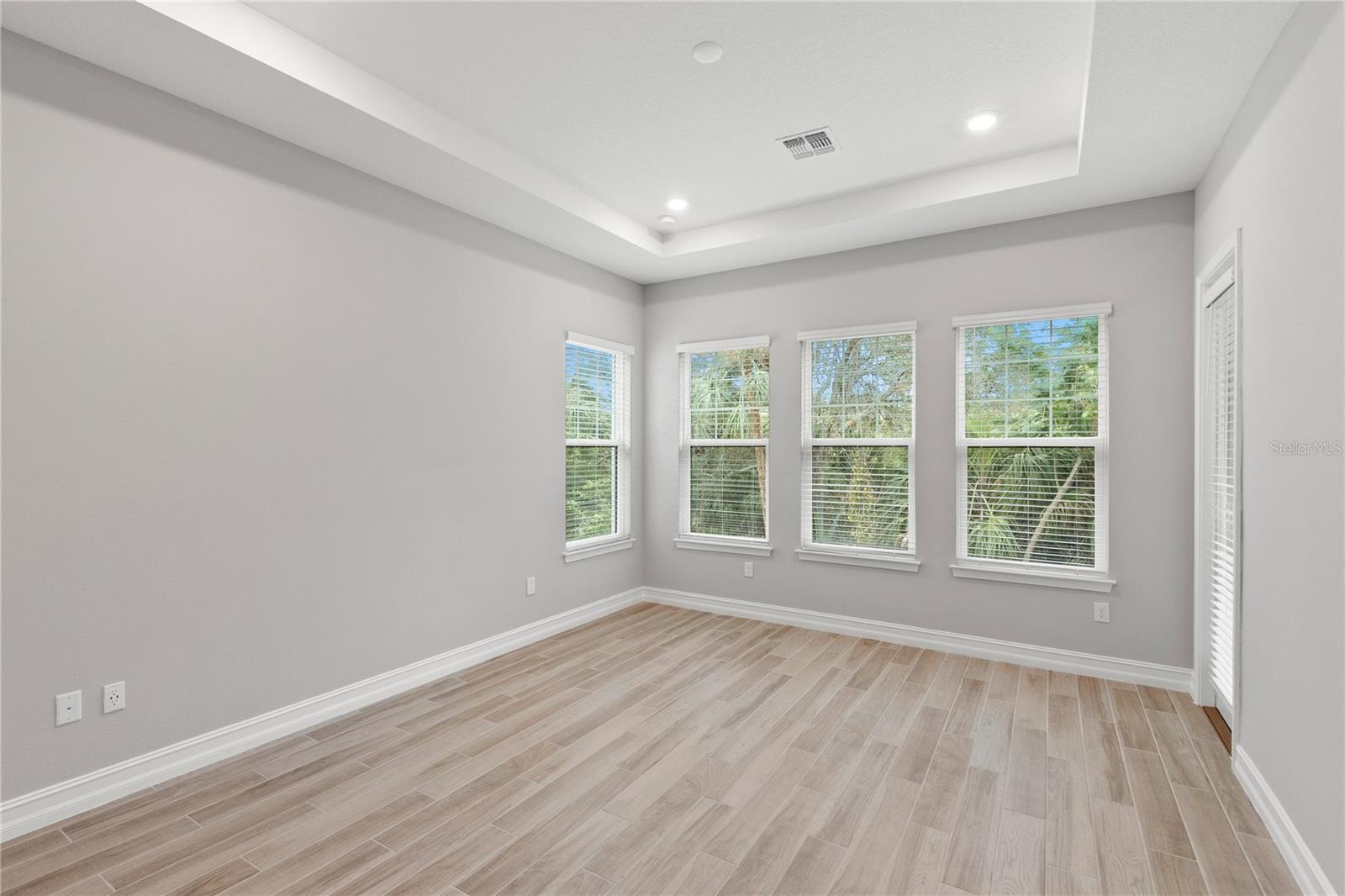 TB8520959 Property Photo 22