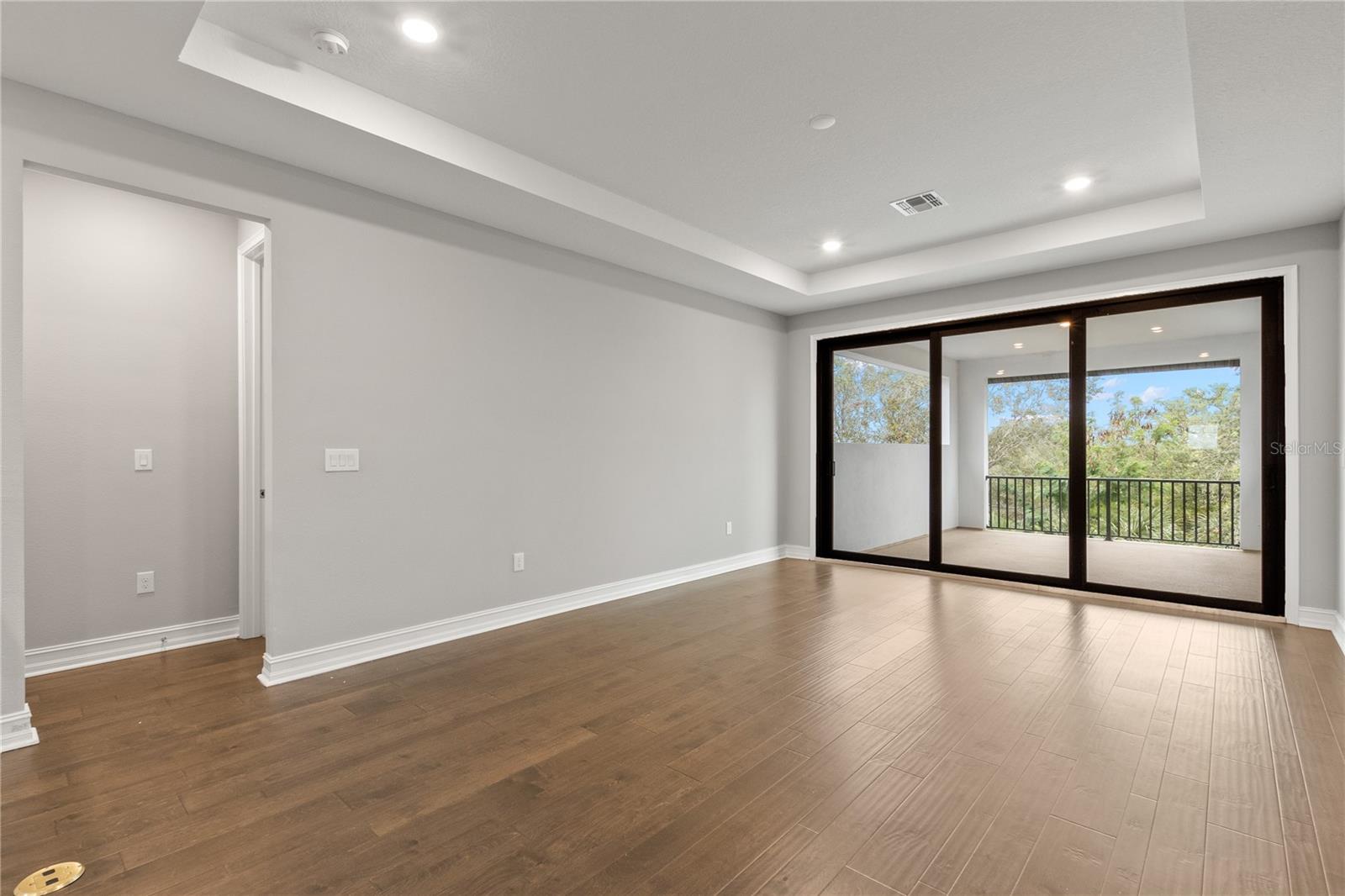 TB8520959 Property Photo 23