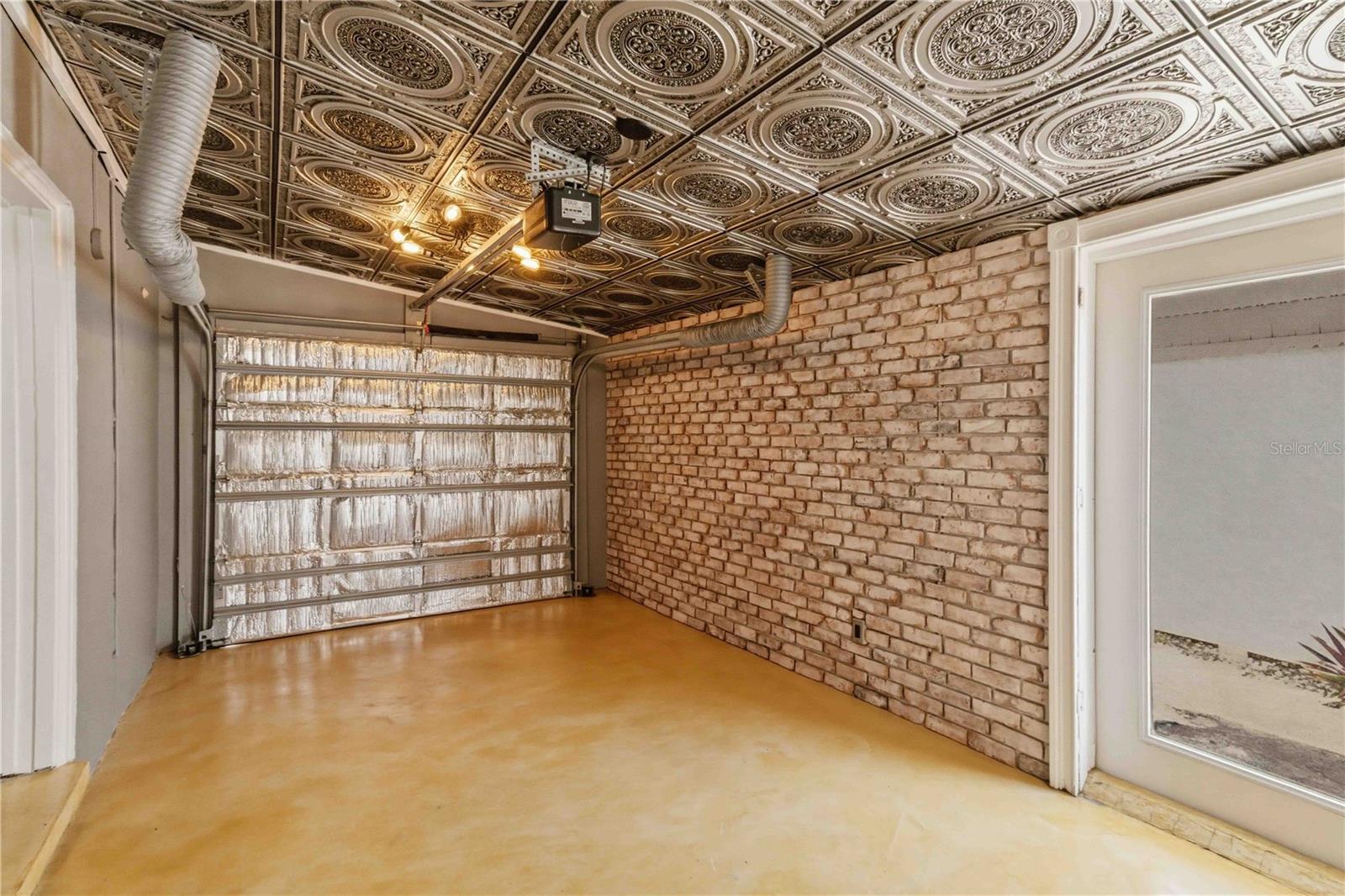 2713 W Braddock St Property Photo 24