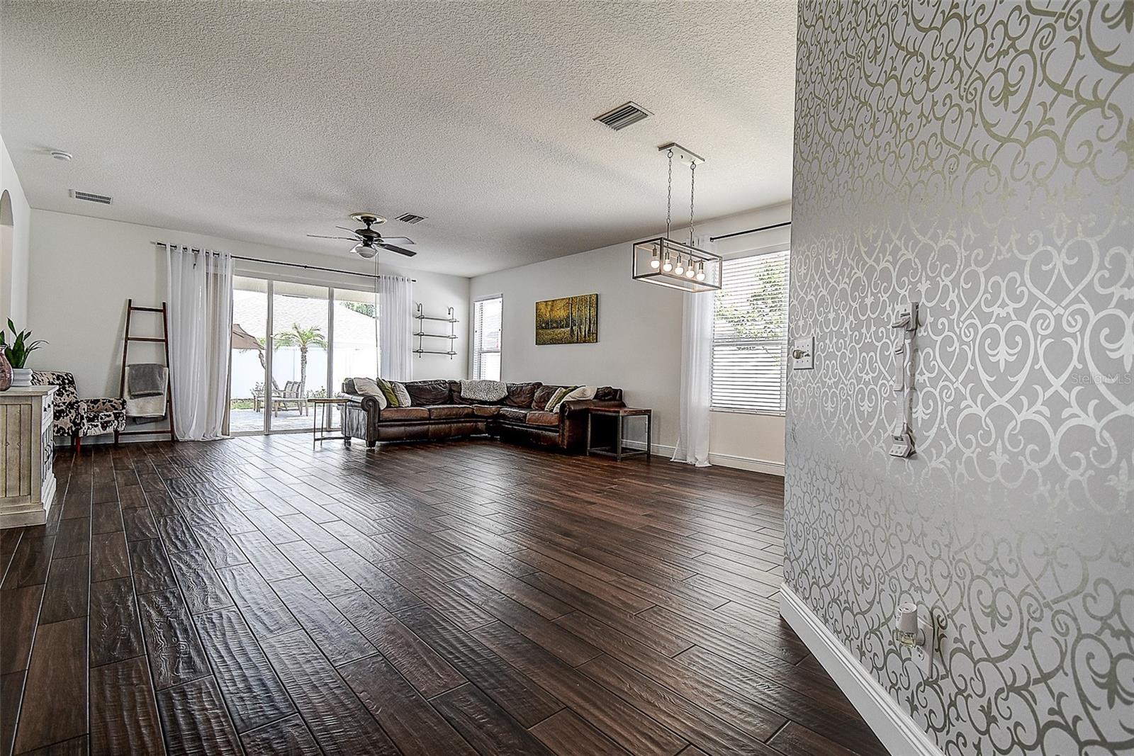 16730 Fairbolt Way Property Photo 14