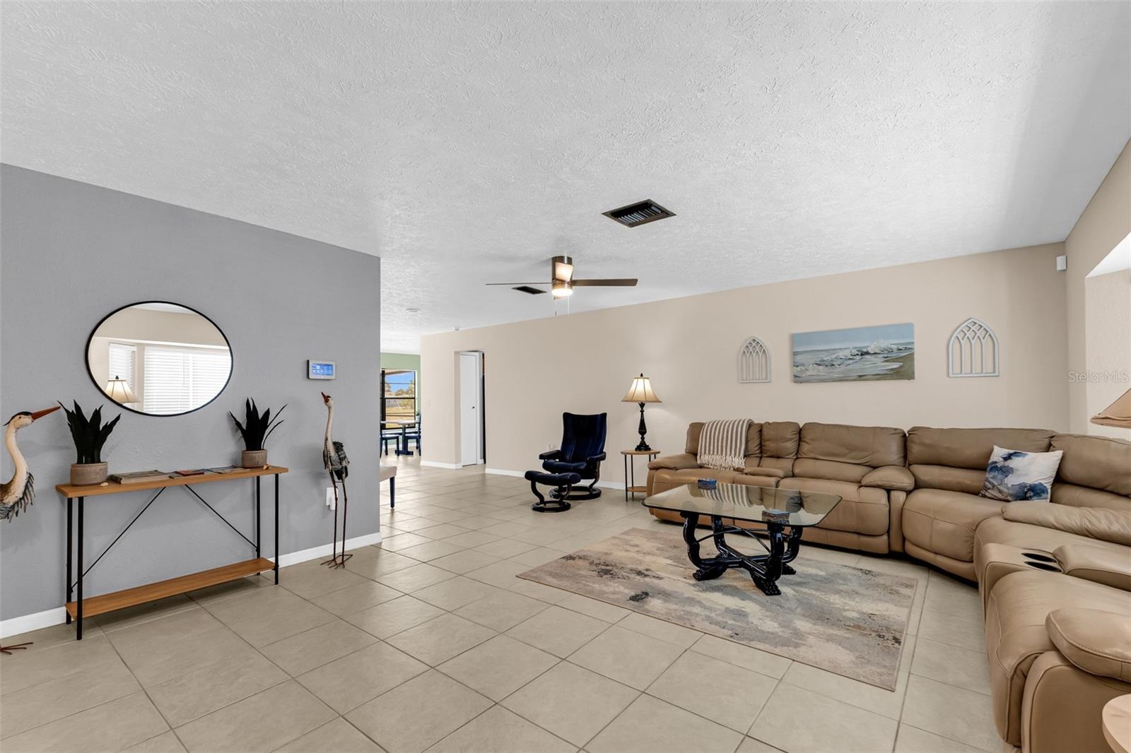 82 Rotonda Cir Property Photo 11