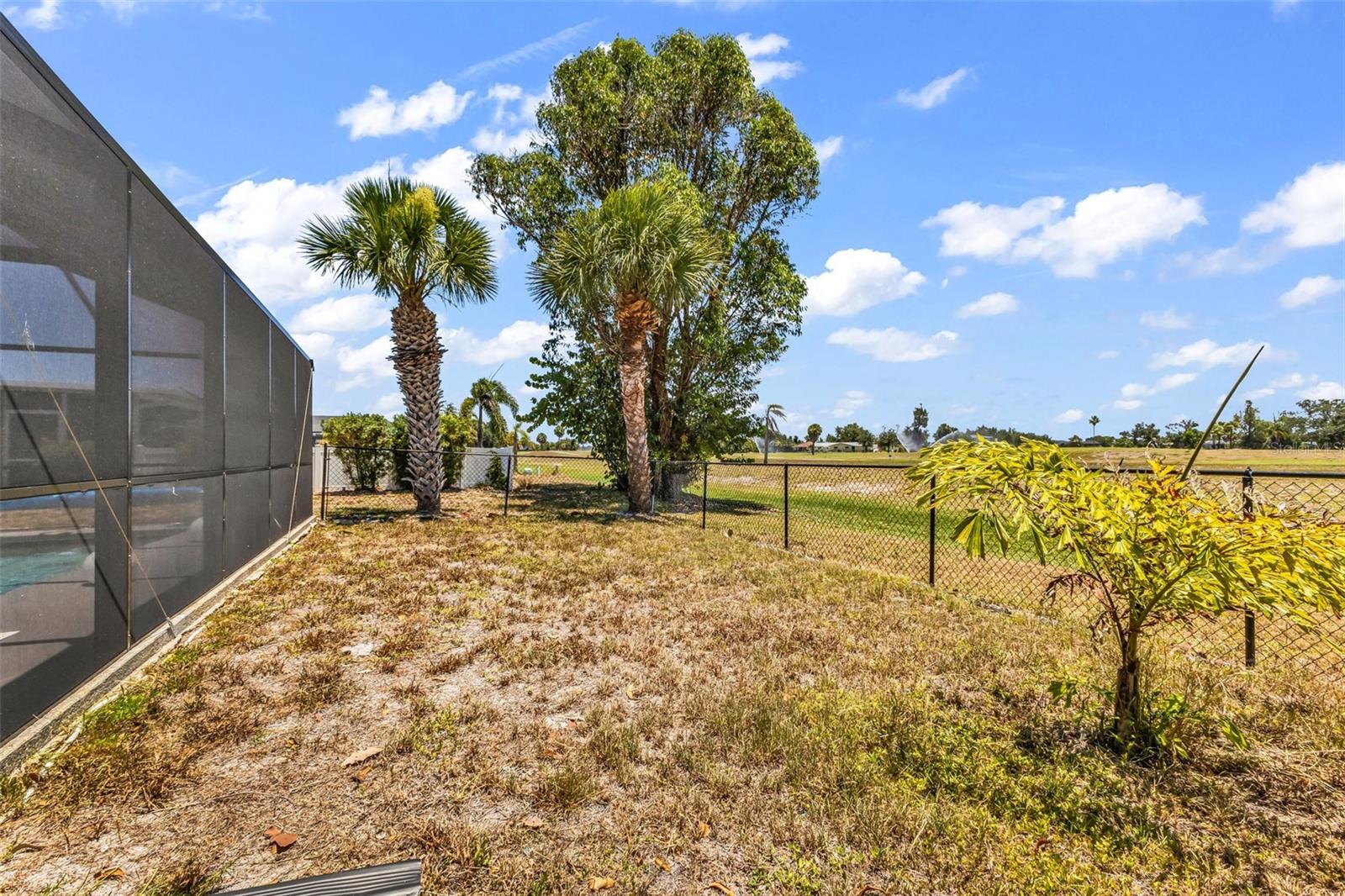 82 Rotonda Cir Property Photo 40