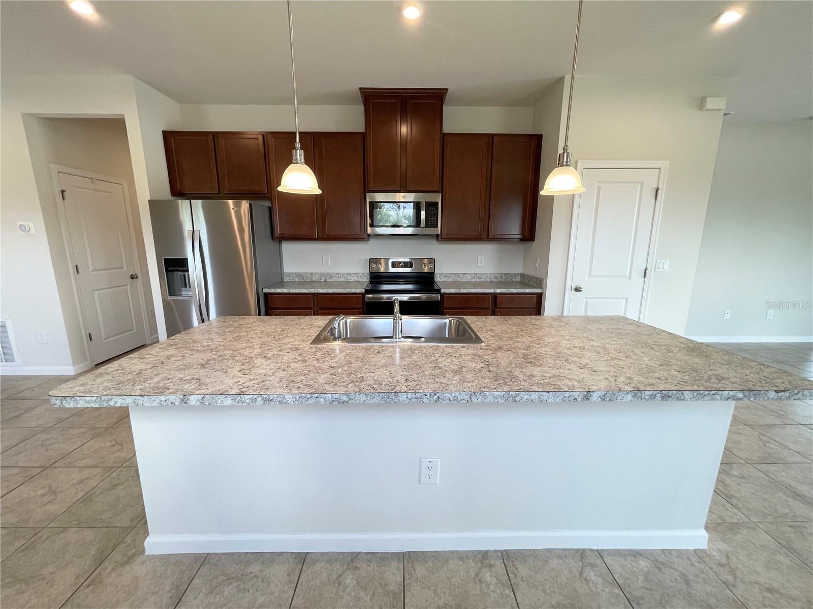 10668 Old Sycamore Loop Property Photo 5