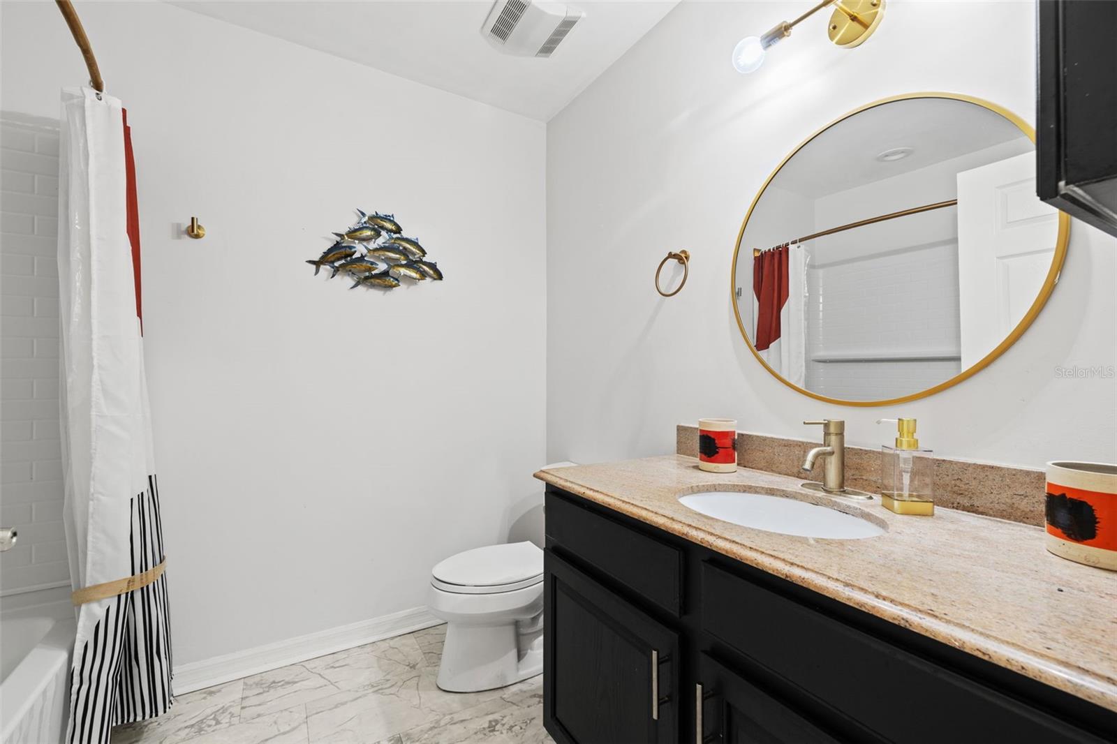 902 Woodbridge Ct Property Photo 38
