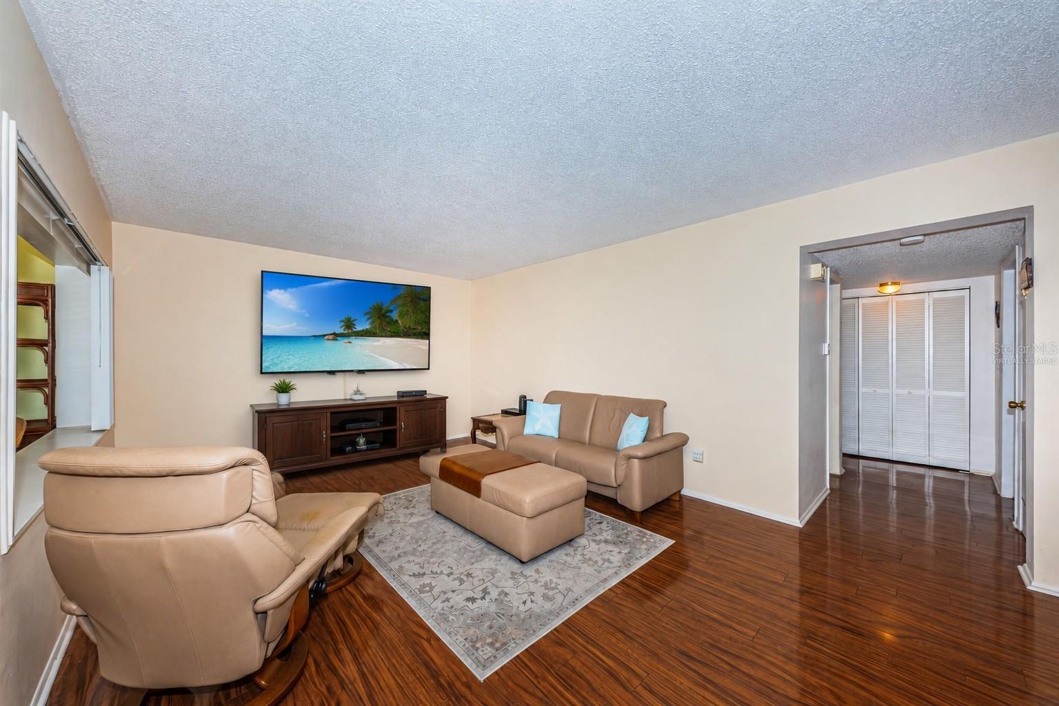 4700 Cove Cir #208 Property Photo 3