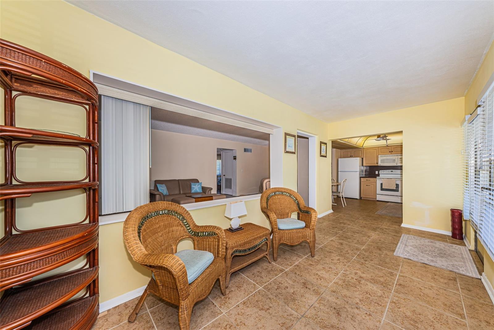 4700 Cove Cir #208 Property Photo 5