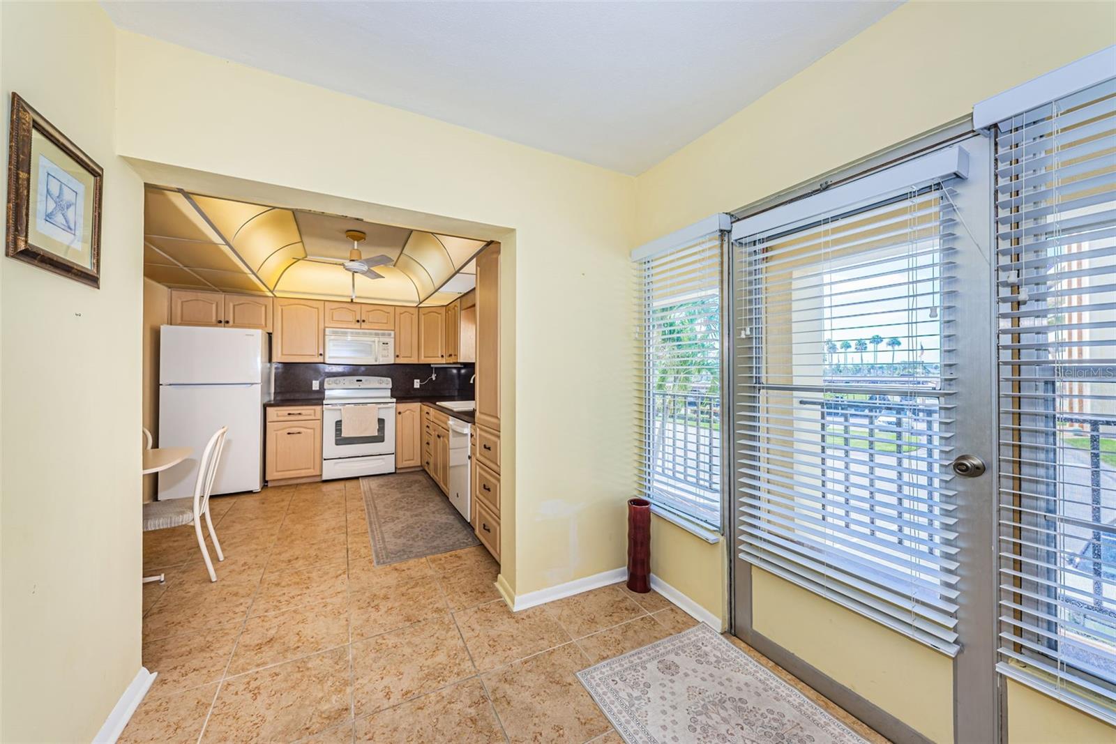 4700 Cove Cir #208 Property Photo 7