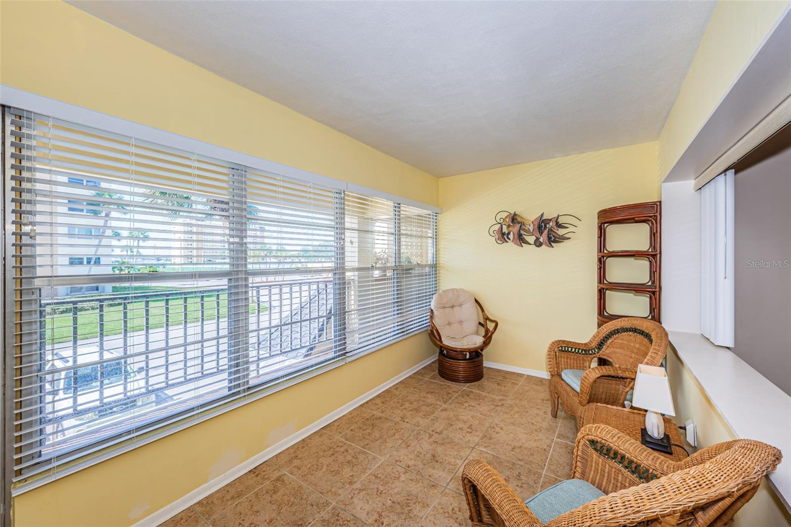 4700 Cove Cir #208 Property Photo 8