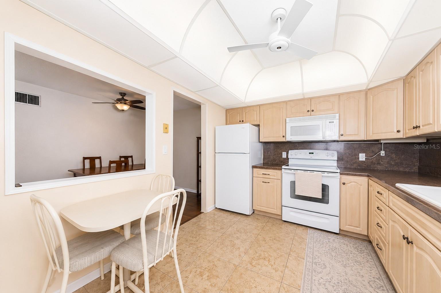 4700 Cove Cir #208 Property Photo 12