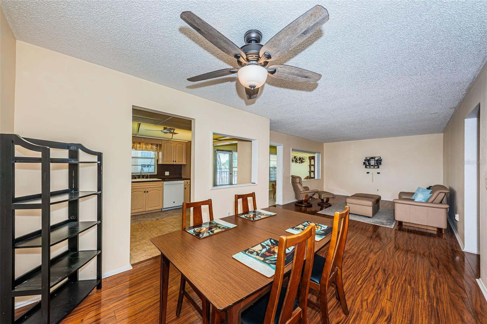 4700 Cove Cir #208 Property Photo 16