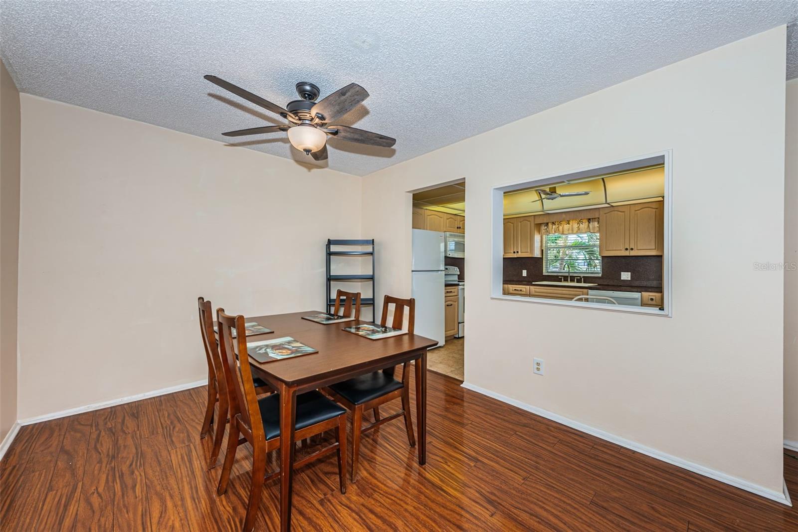4700 Cove Cir #208 Property Photo 17