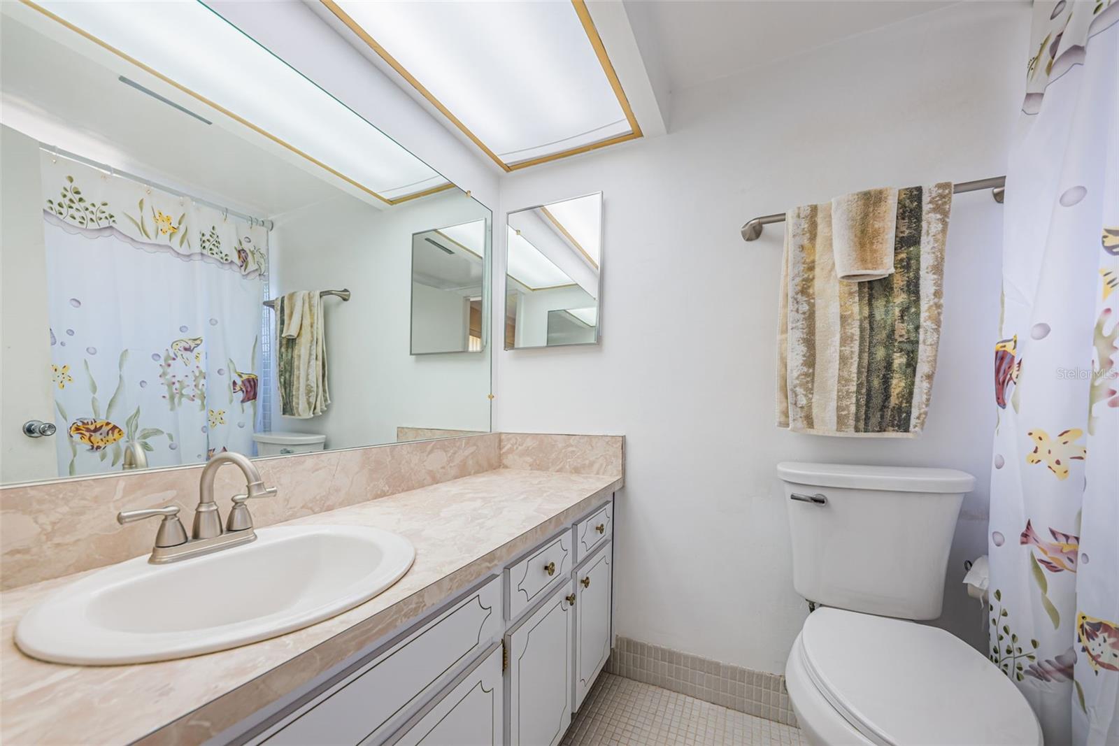 4700 Cove Cir #208 Property Photo 22