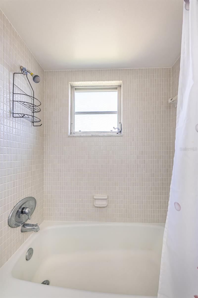 4700 Cove Cir #208 Property Photo 23