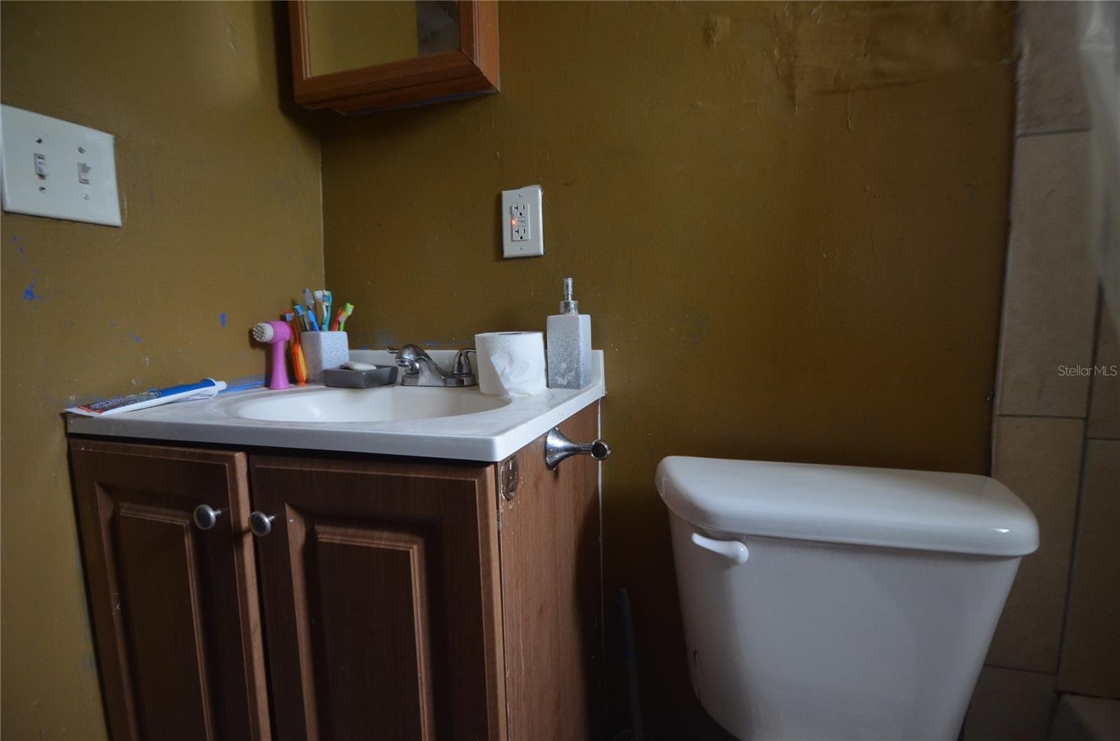 1607 E Nome St Property Photo 4
