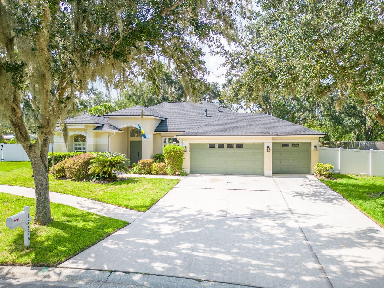 12526 River Birch Dr Property Photo 1