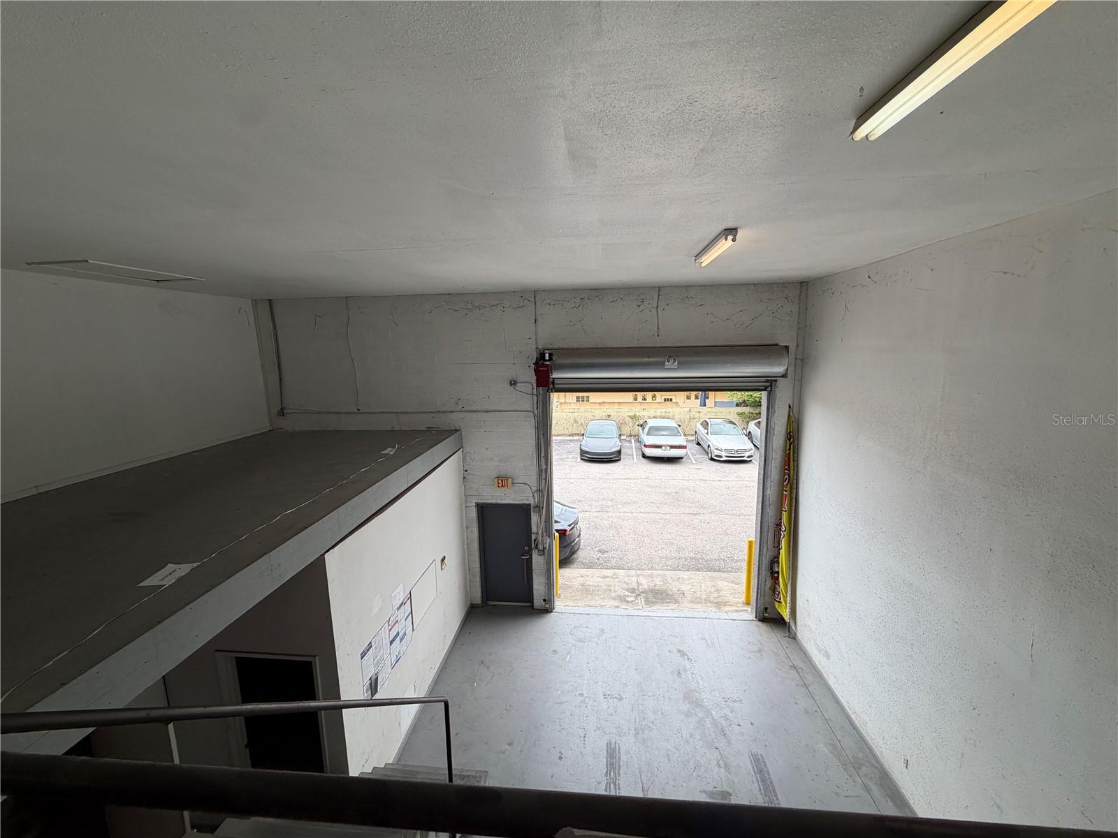 4415 N Lois Ave Property Photo 3