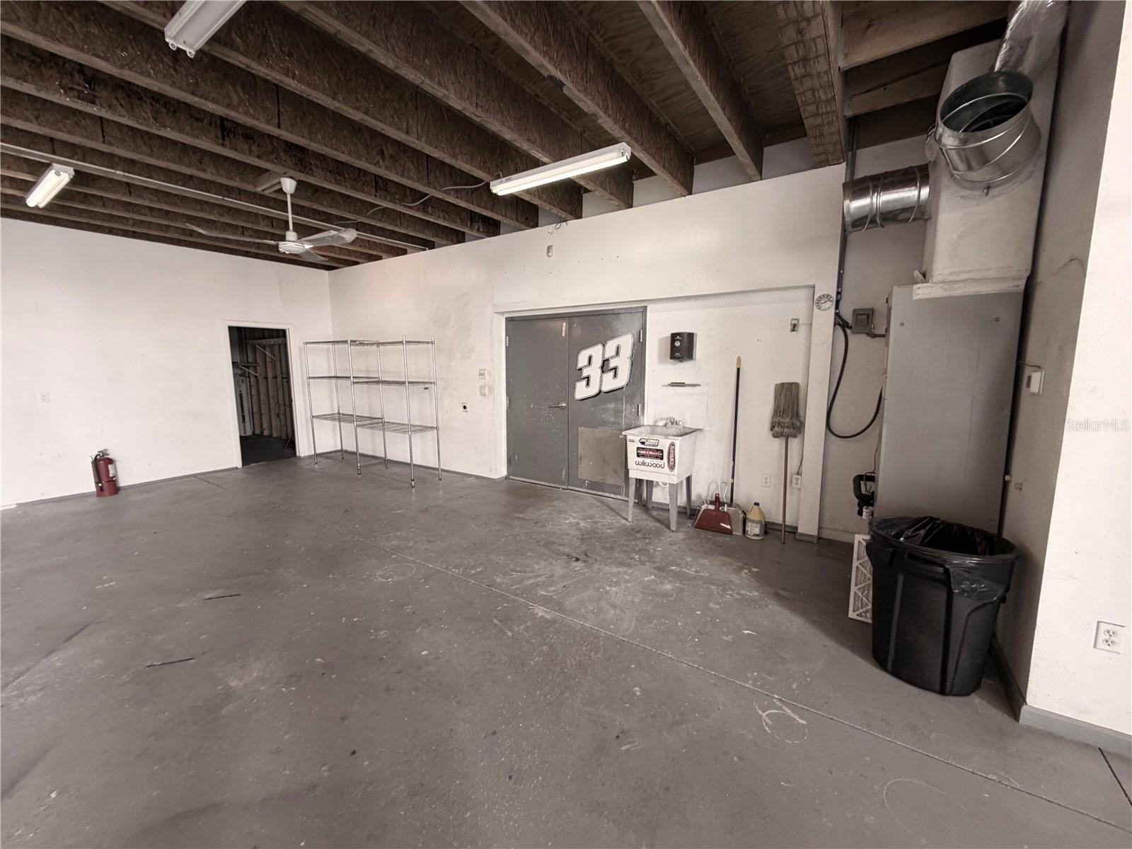 4415 N Lois Ave Property Photo 6