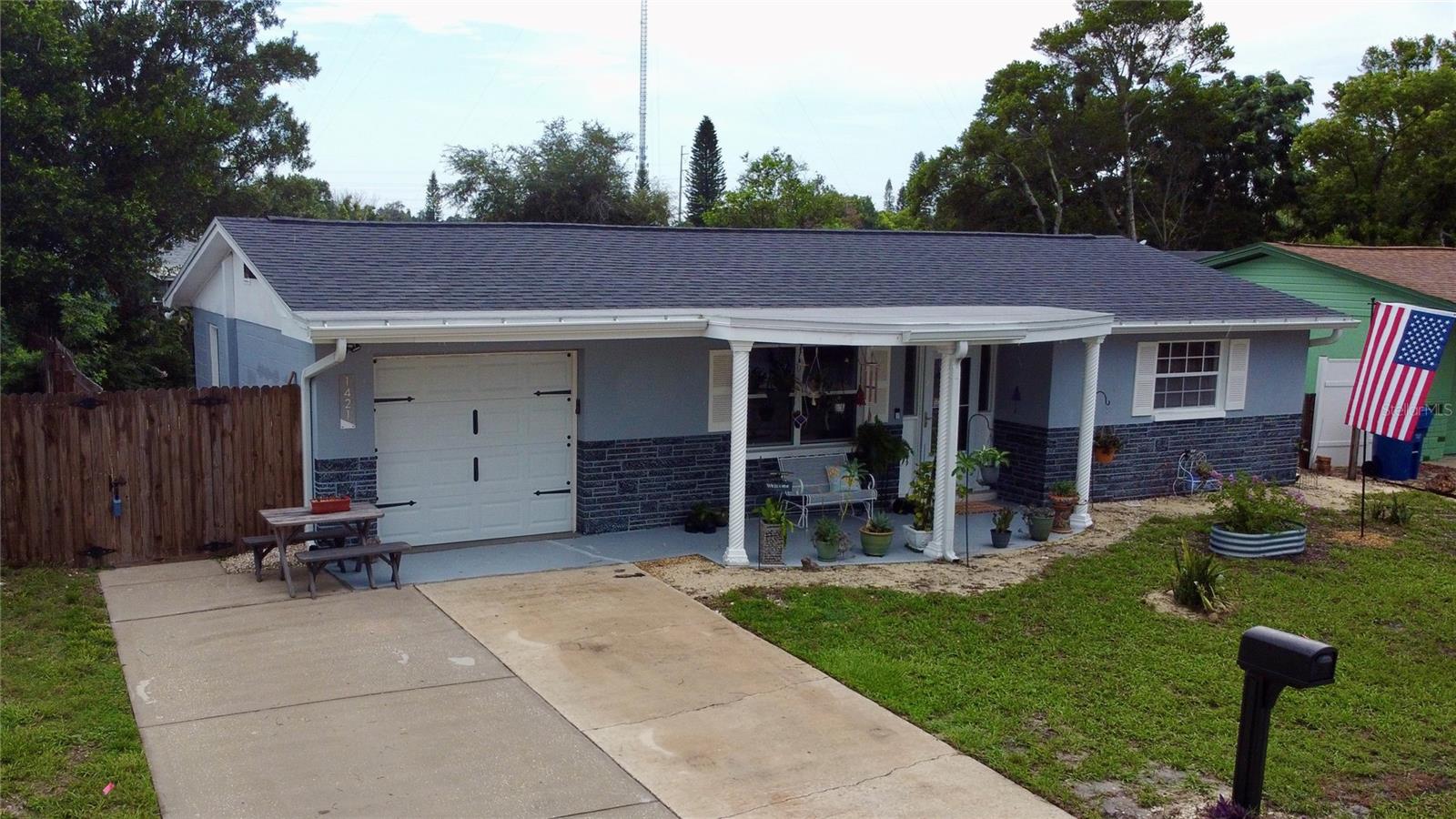 1421 Wickham Ln Property Photo 1