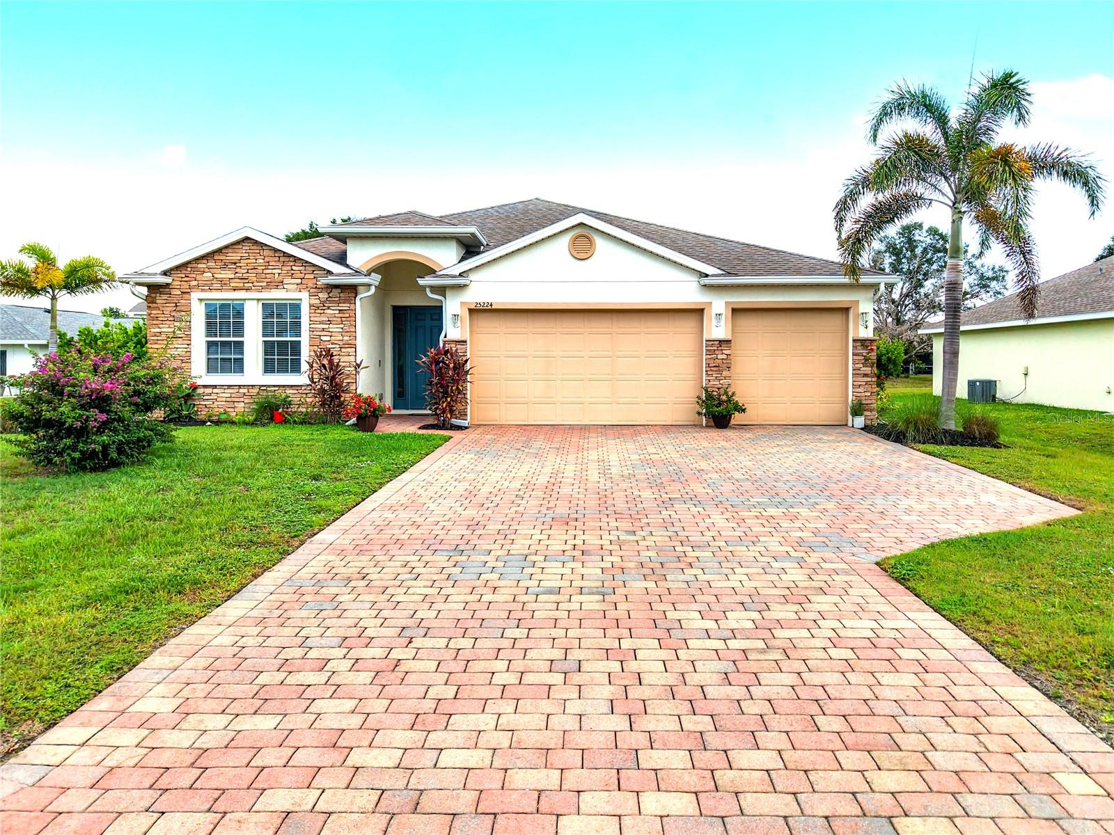 25224 Lahore Ln Property Photo 1